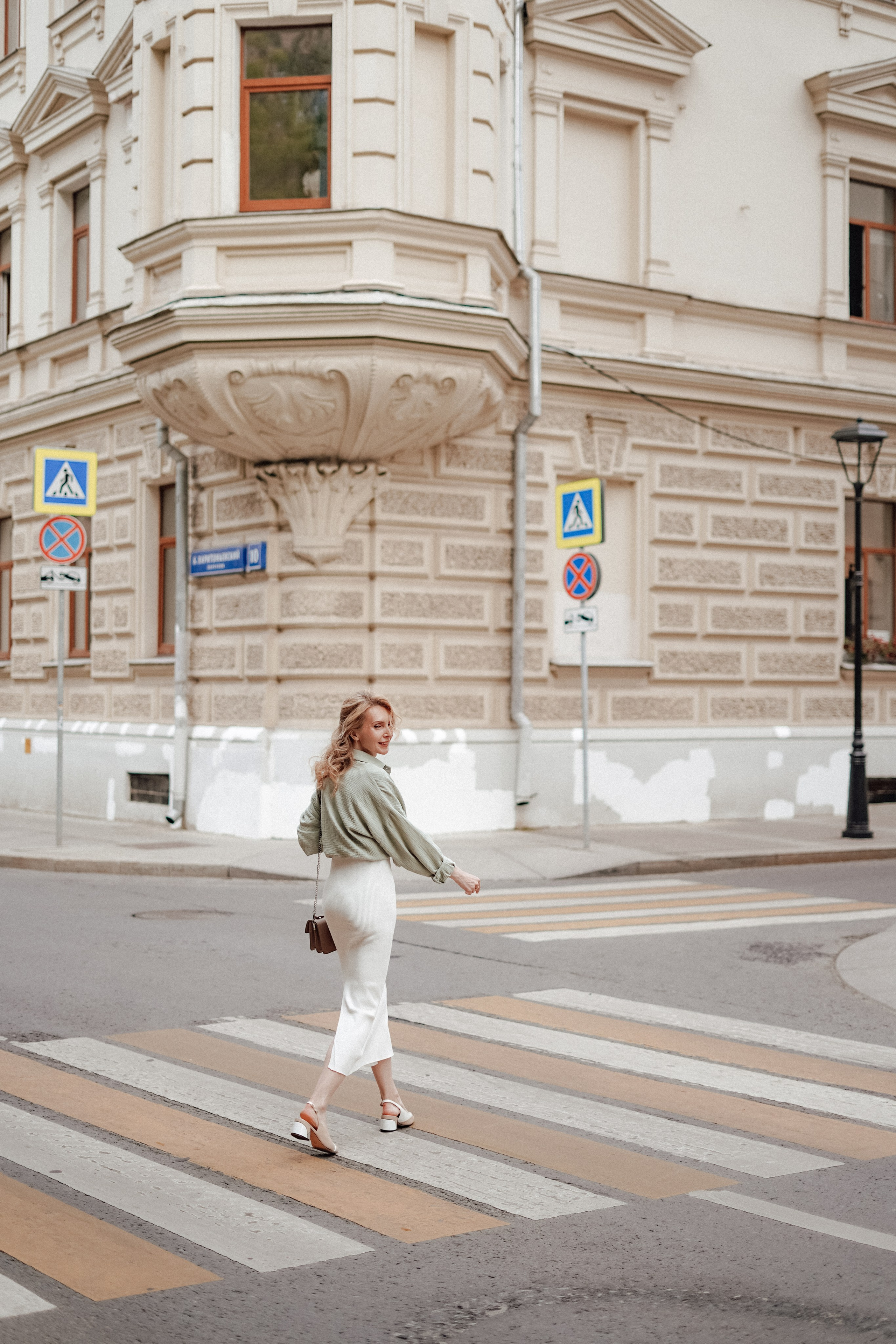 Арина на Чистых Прудах. Фотограф в Сочи и Абхазии | Фототуры | September Air