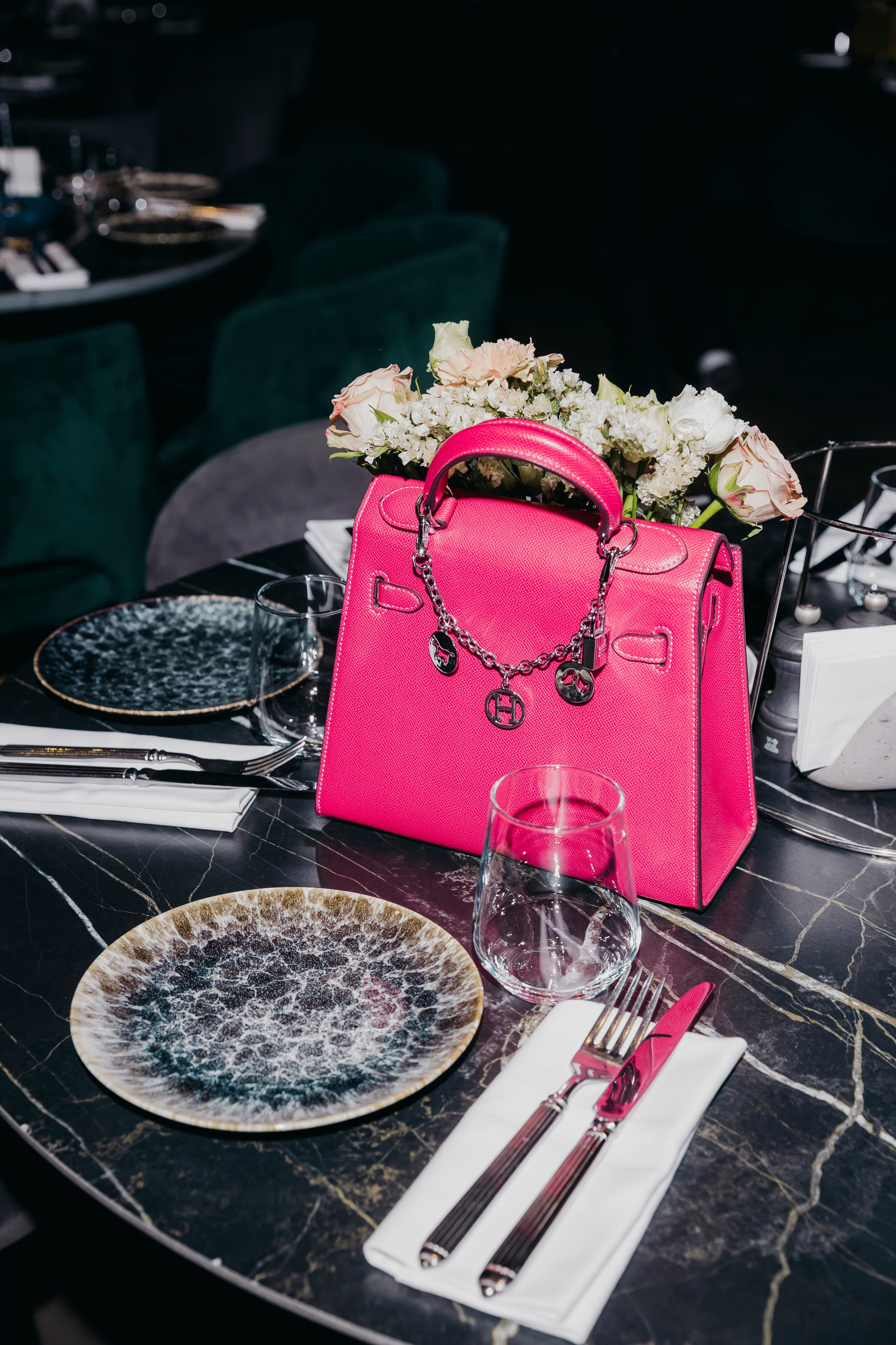 «Первая Леди»: новый альбом Люси Чеботиной. «Птичка на проводе»: информационный портал в Москве