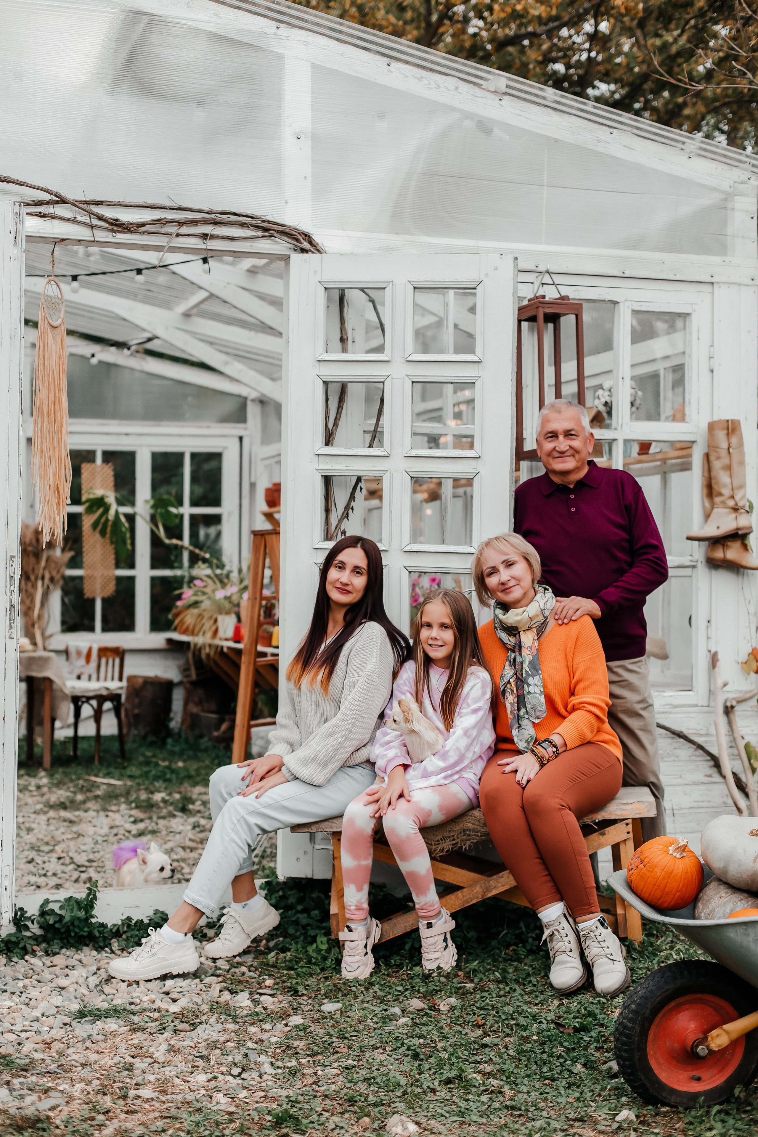 Семья и чихуахуа в лесу. Фотограф-анималист в Краснодаре Маша Мельникова