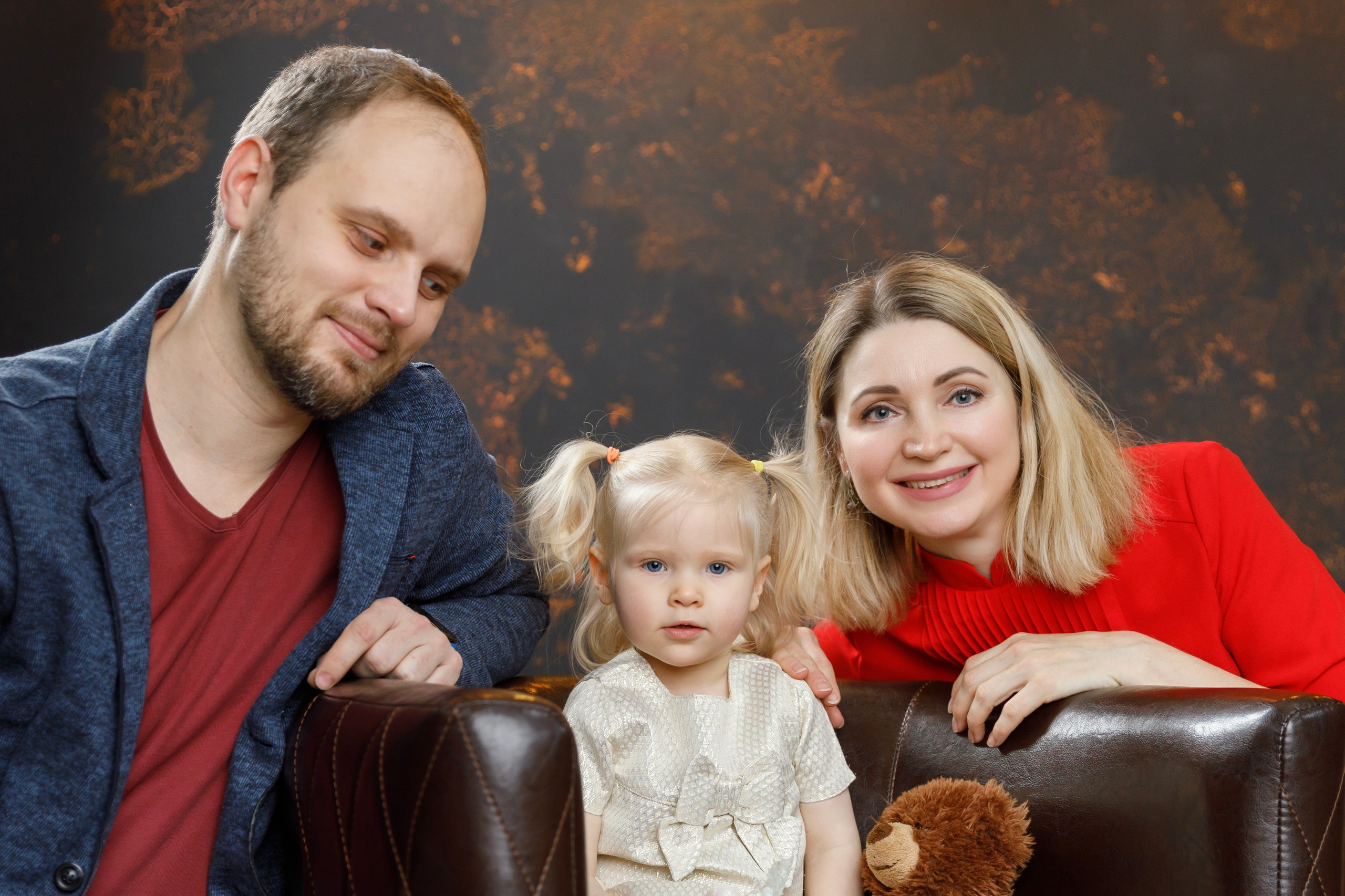 Анонсы. Фотограф Анна Телекаева, выпускные альбомы, семейные и репортажные съемки в Омске