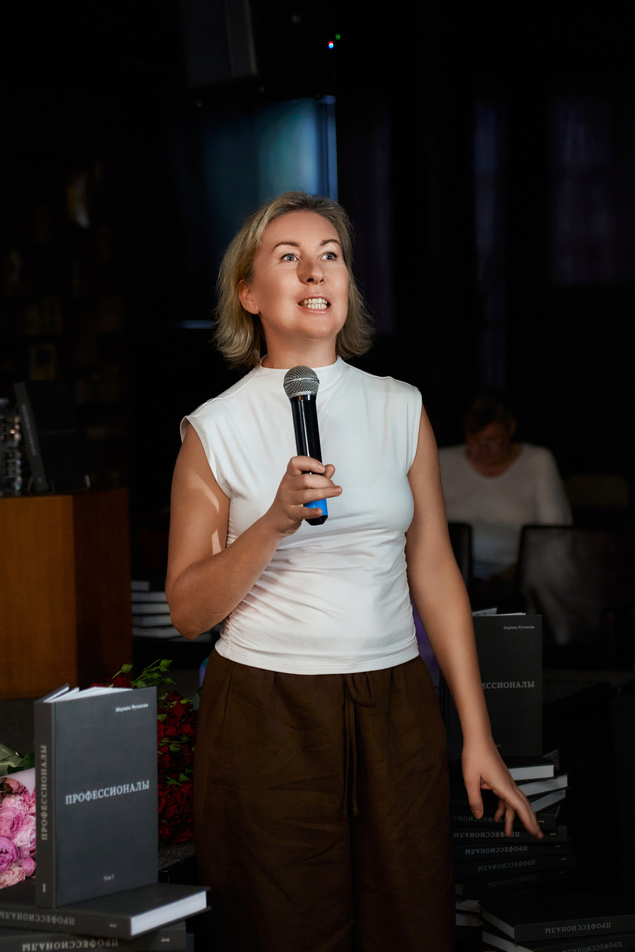 Презентация книги «Профессионалы» в Московском доме книги на Арбате. Александр Падежов — фотограф в Москве | Репортаж, бизнес, студия, свадьбы, семья