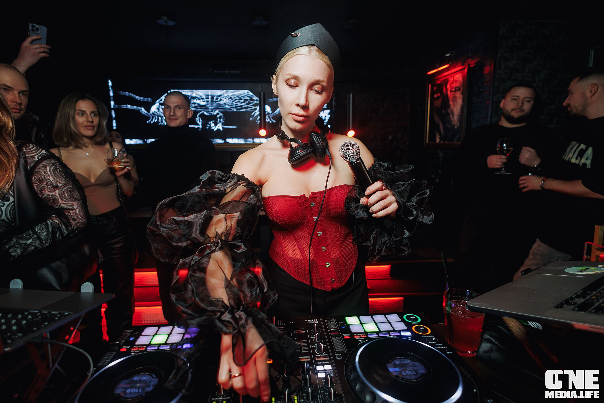 Фоторепортаж из бара Secret. One Media Life: фоторепортажи, фотоотчеты с мероприятий и заведений