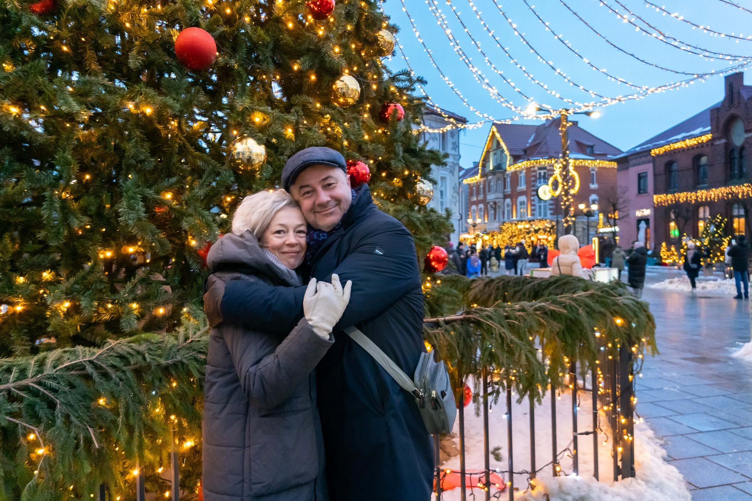 Двое в Новогоднем Зеленоградске. Фотограф Татьяна Рутковская Калининград