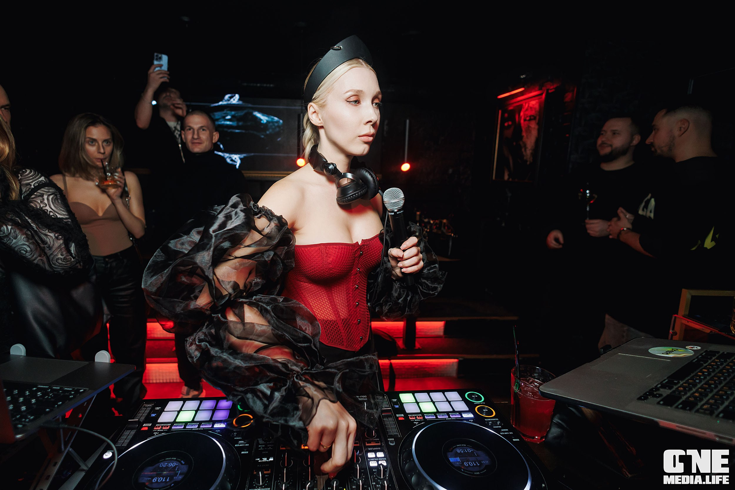 Фоторепортаж из бара Secret. One Media Life: фоторепортажи, фотоотчеты с мероприятий и заведений