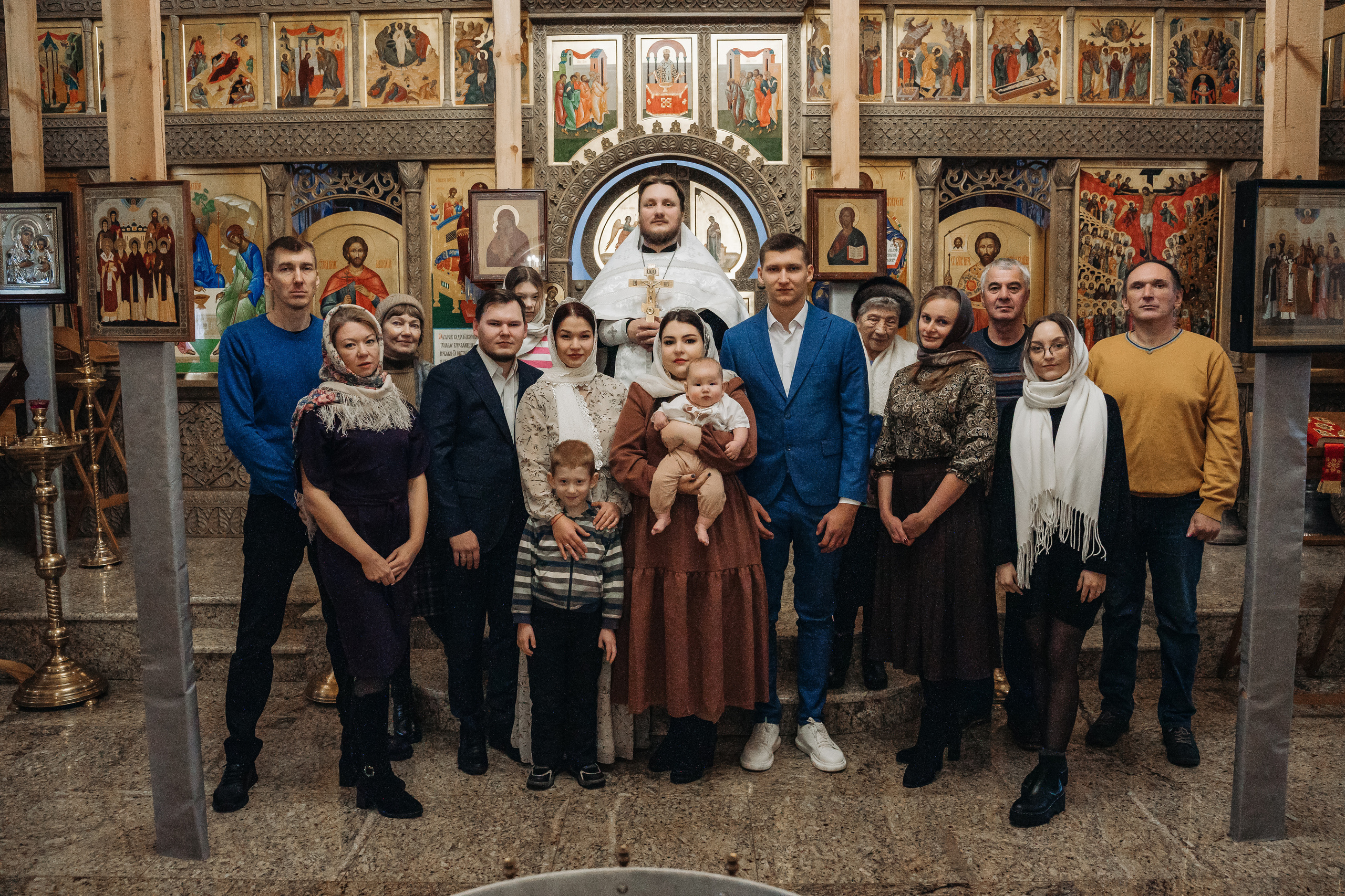 Фотограф на крещение в Храме Новомучеников д. Митрополье