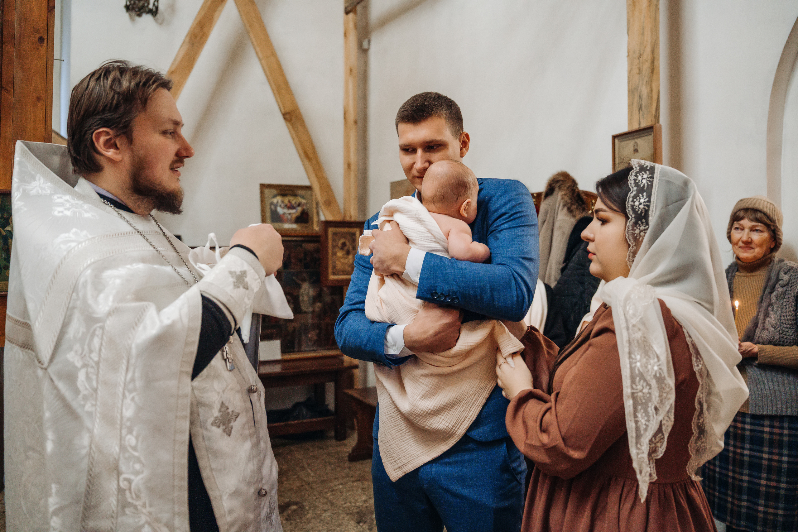 Фотограф на крещение в Храме Новомучеников д. Митрополье