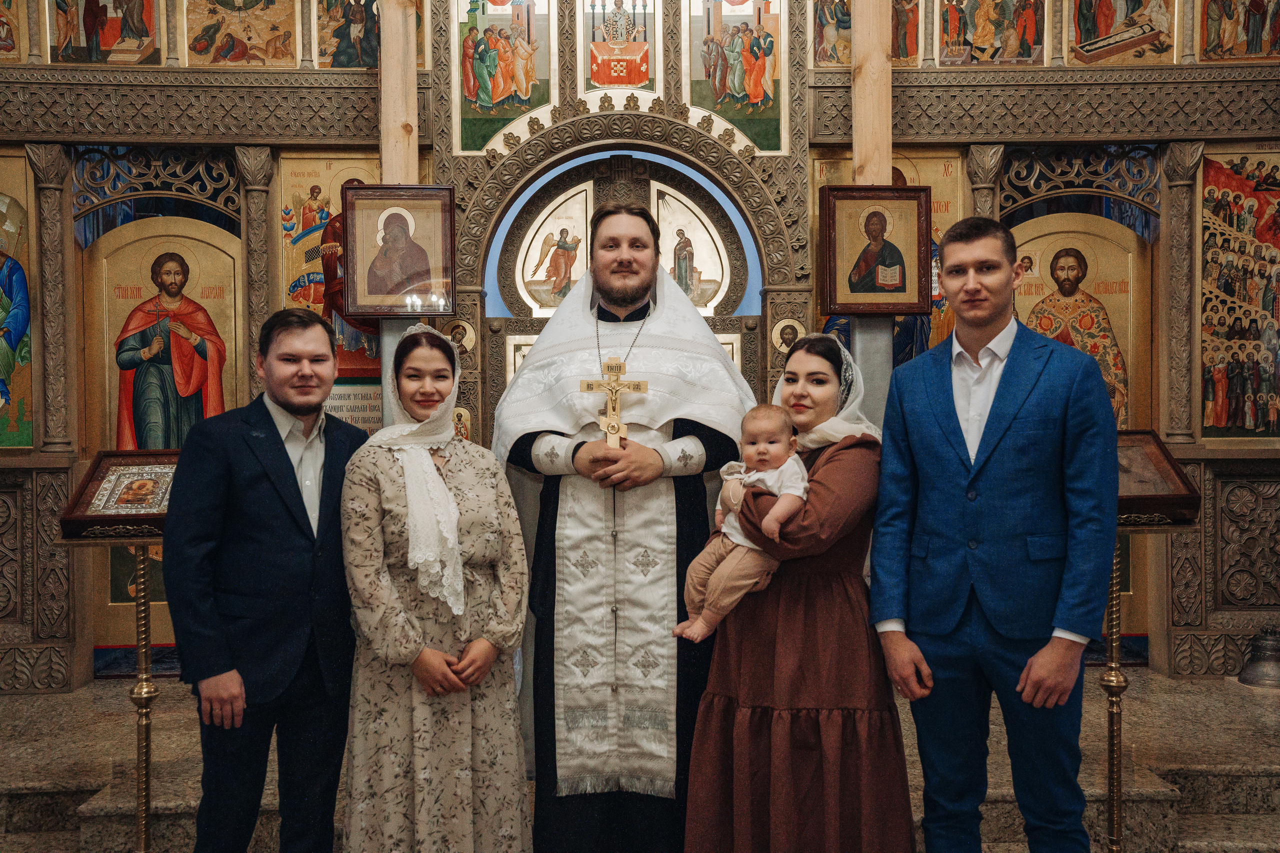 Фотограф на крещение в Храме Новомучеников д. Митрополье