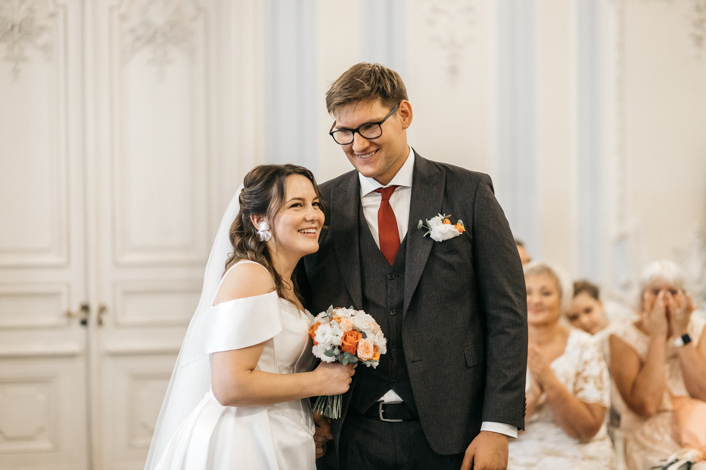 Фотосессия регистрации брака пары во Втором Дворце бракосочетания на Фурштатской в Питере.