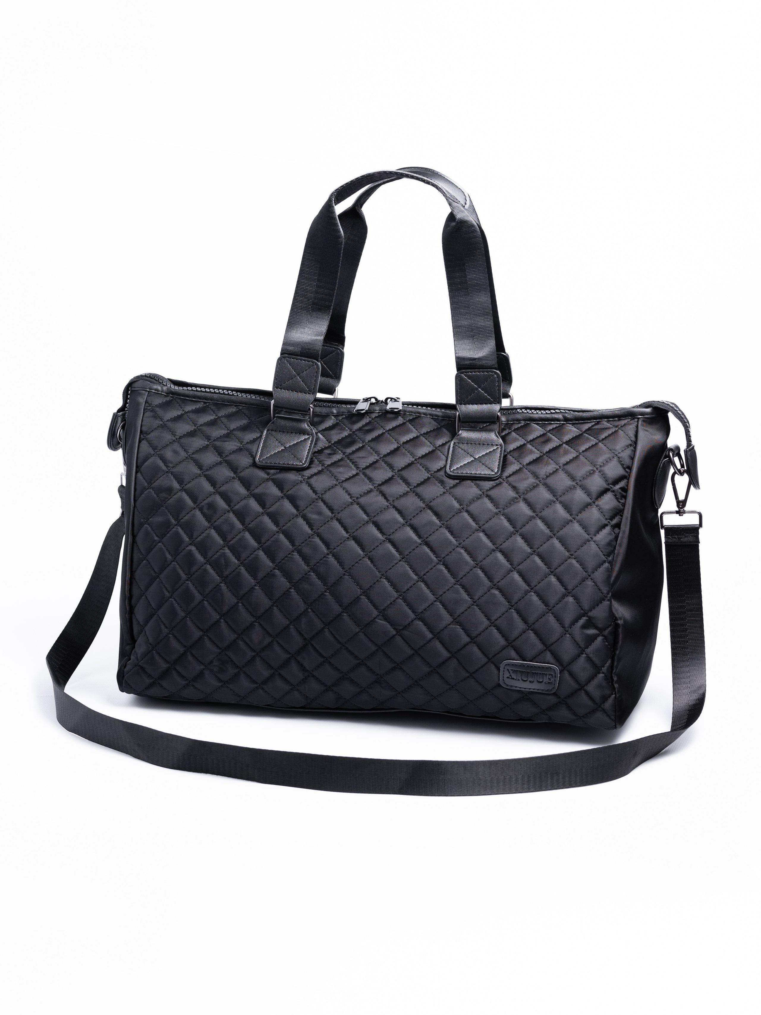 Сумки спортивные. Предметный фотограф, фото для маркетплейсов Пятигорск, КМВ