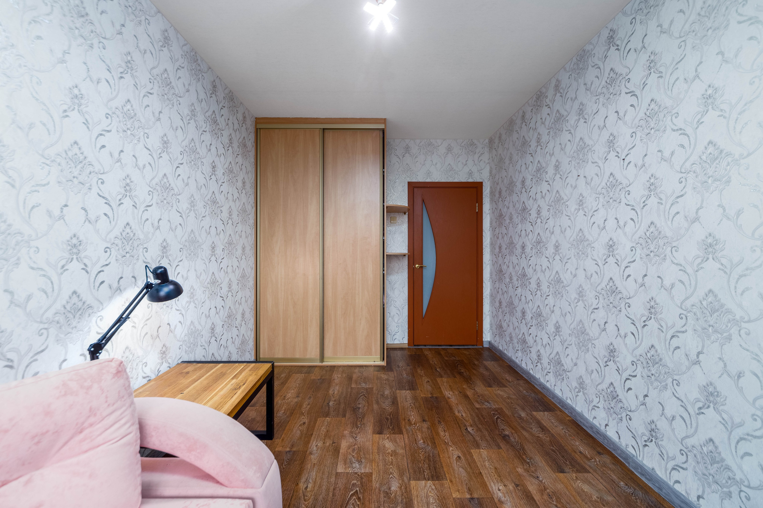 Фотограф Sakavita Media - интерьер спальни в двухкомнатной квартире в Минске