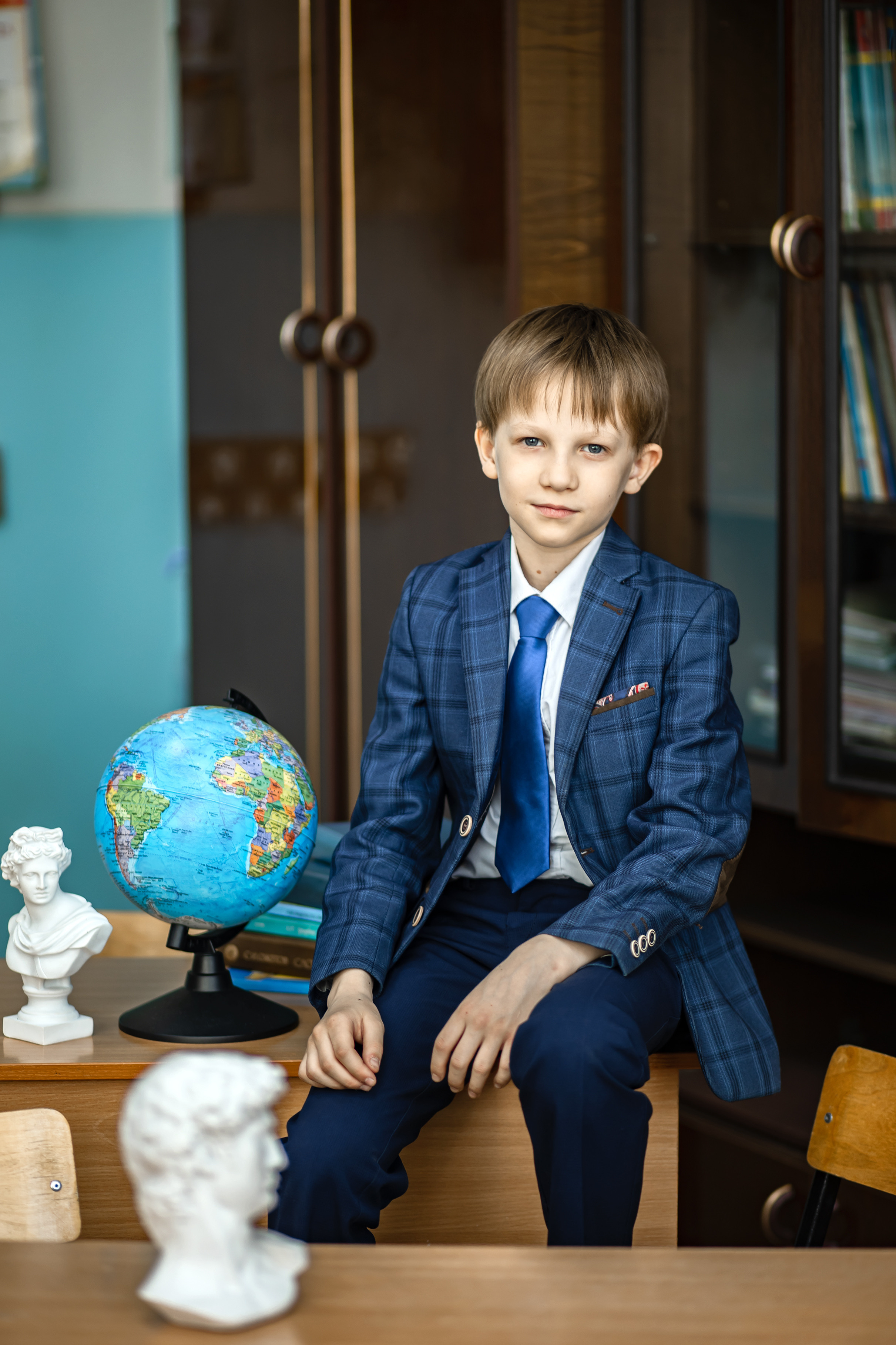 выпускной альбом Чита, фотограф Чита, школьный фотограф Чита, выпускной Чита, 1 и 4 класс выпускной, школьный портрет, школьная фотосессия, студийная съёмка, 4 класс выпускной