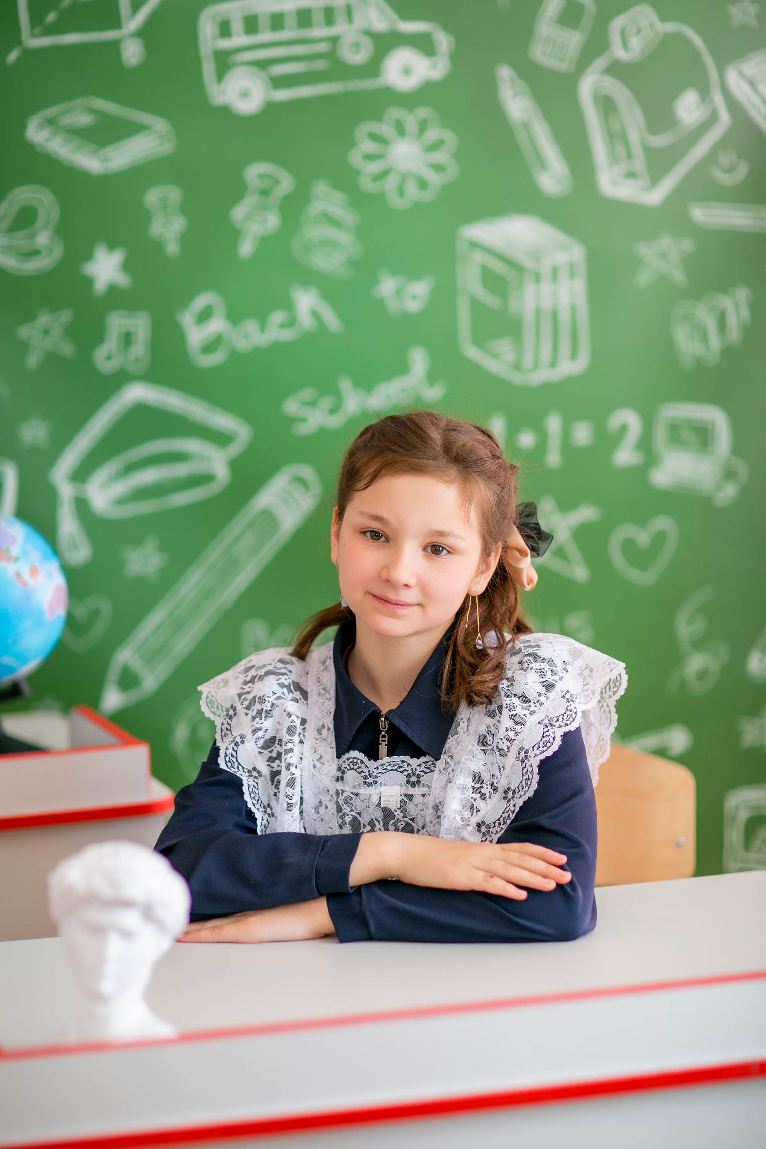 выпускной альбом Чита, фотограф Чита, школьный фотограф Чита, выпускной Чита, 1 и 4 класс выпускной, школьный портрет, школьная фотосессия, студийная съёмка, 4 класс выпускной