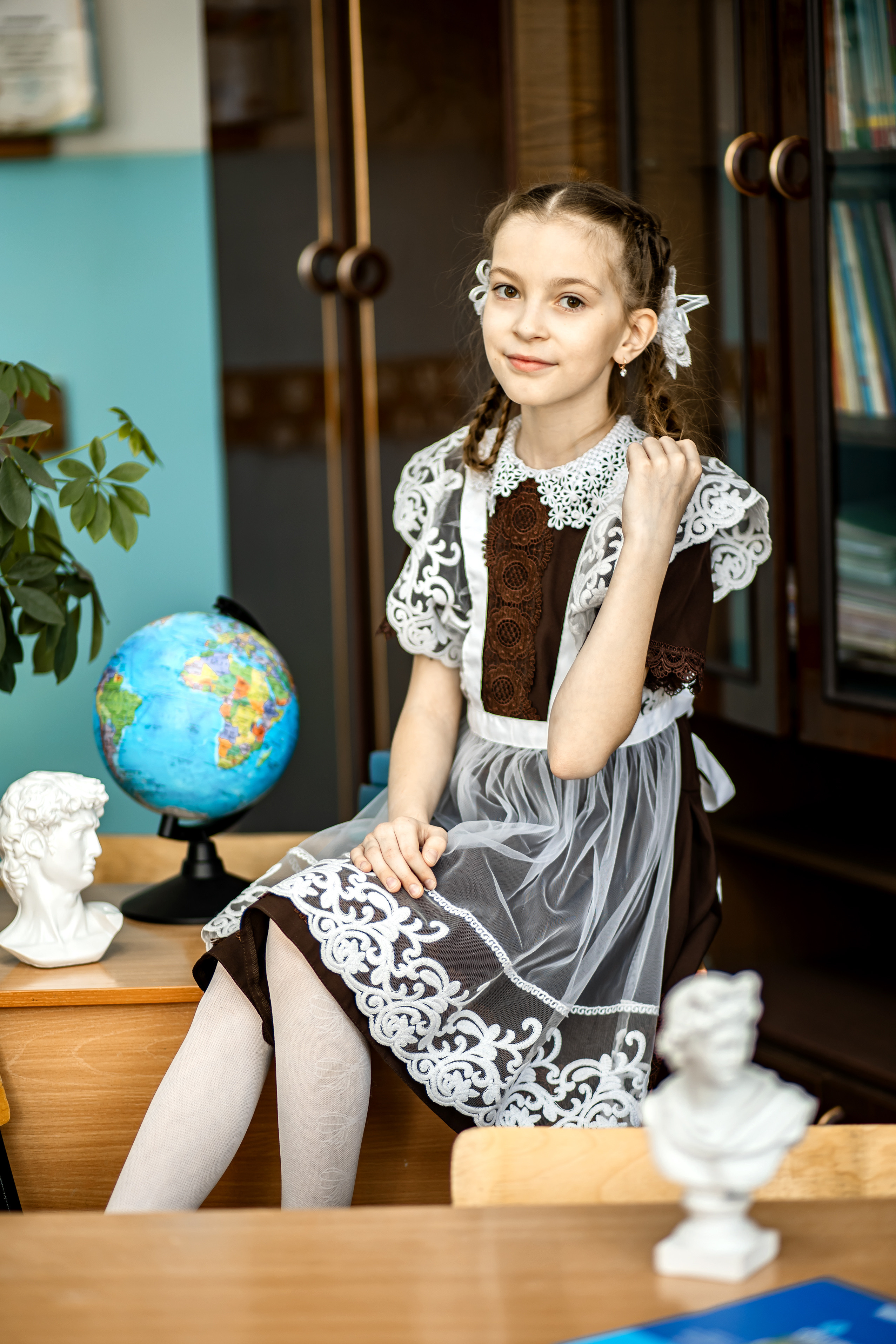 выпускной альбом Чита, фотограф Чита, школьный фотограф Чита, выпускной Чита, 1 и 4 класс выпускной, школьный портрет, школьная фотосессия, студийная съёмка, 4 класс выпускной