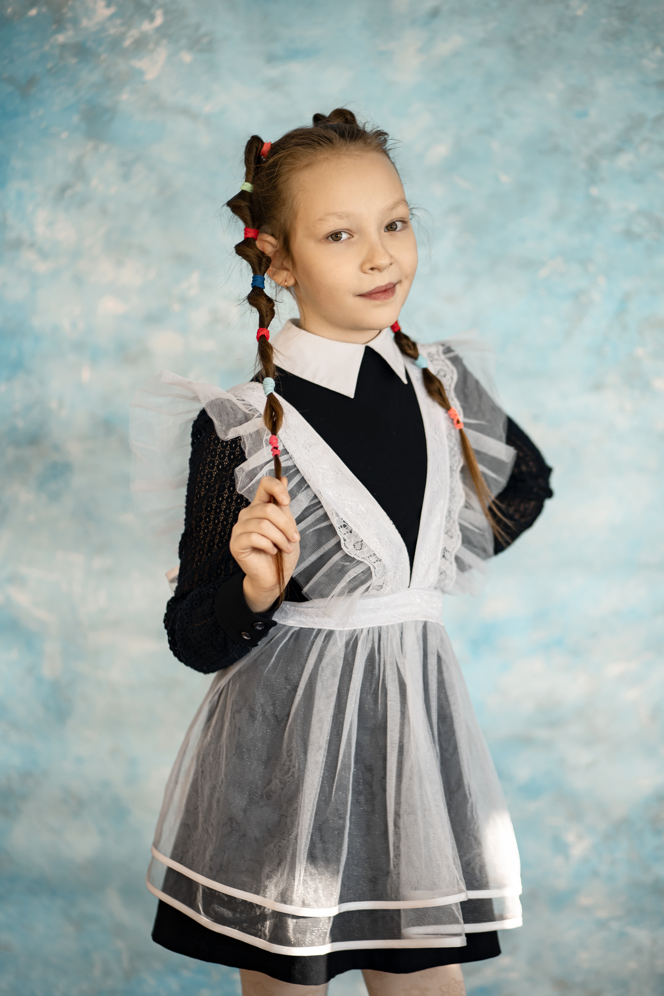 выпускной альбом Чита, фотограф Чита, школьный фотограф Чита, выпускной Чита, 1 и 4 класс выпускной, школьный портрет, школьная фотосессия, студийная съёмка, 4 класс выпускной