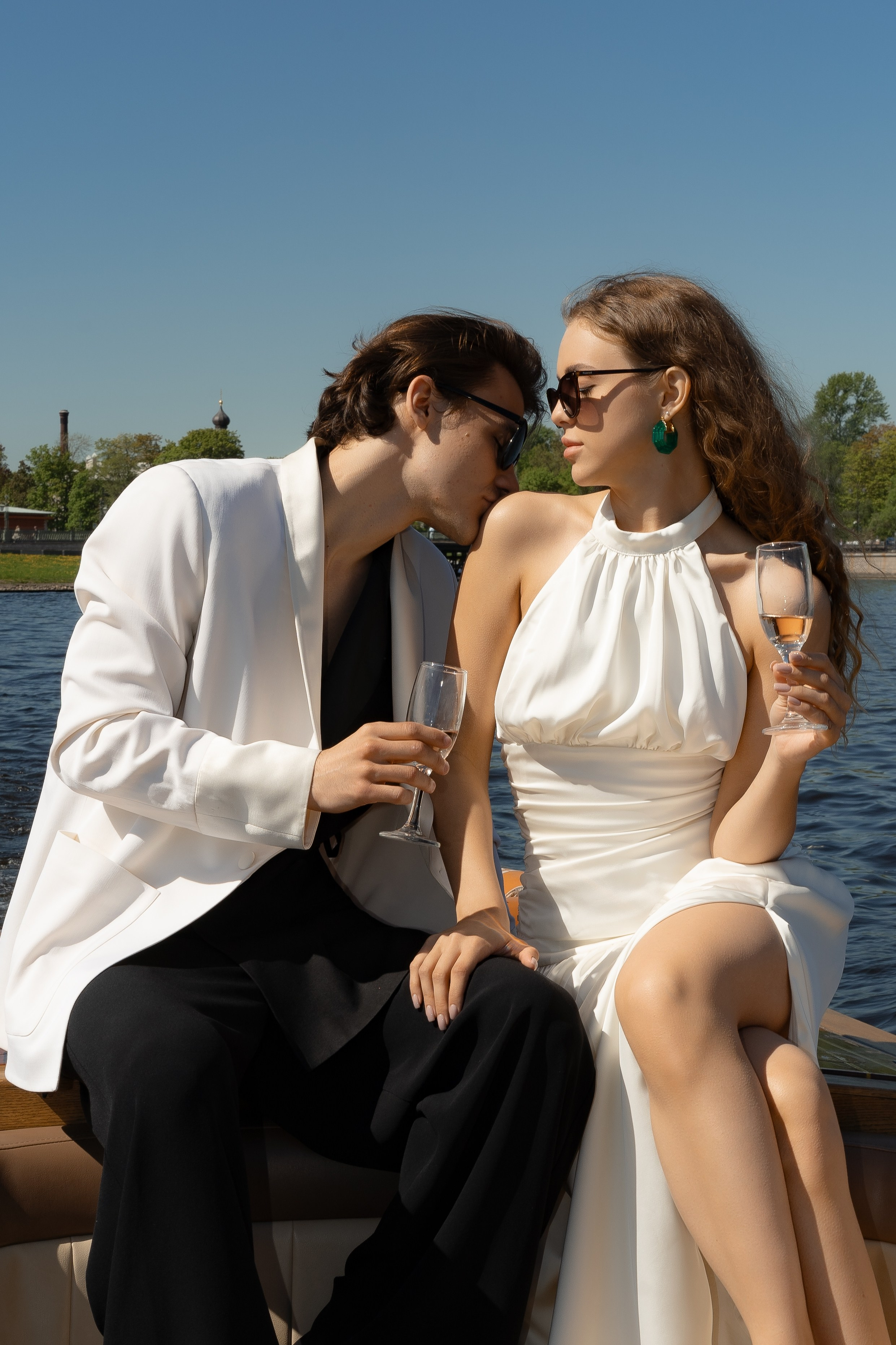 Свадебная прогулка на катере