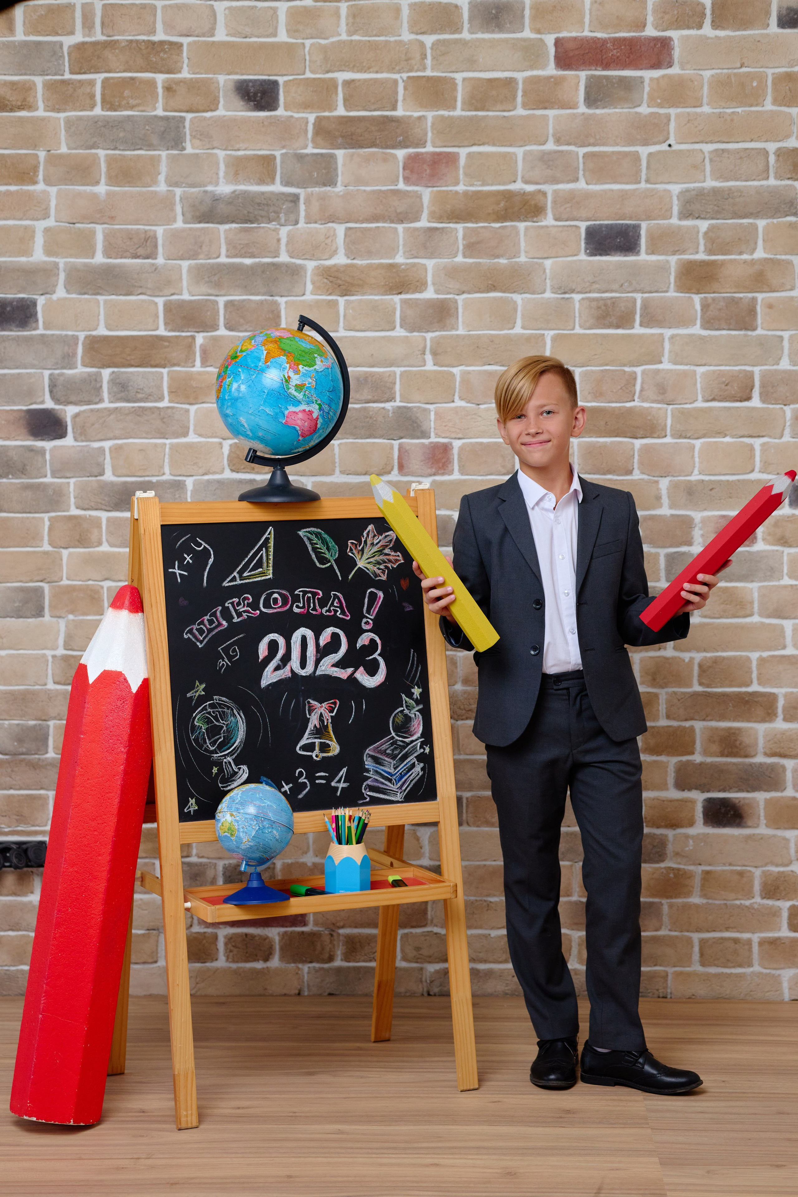 Сьемка 4 класса в студии на Выпускной Альбом. Фотограф Выпускные альбомы Таганрог Сергей Коробченко