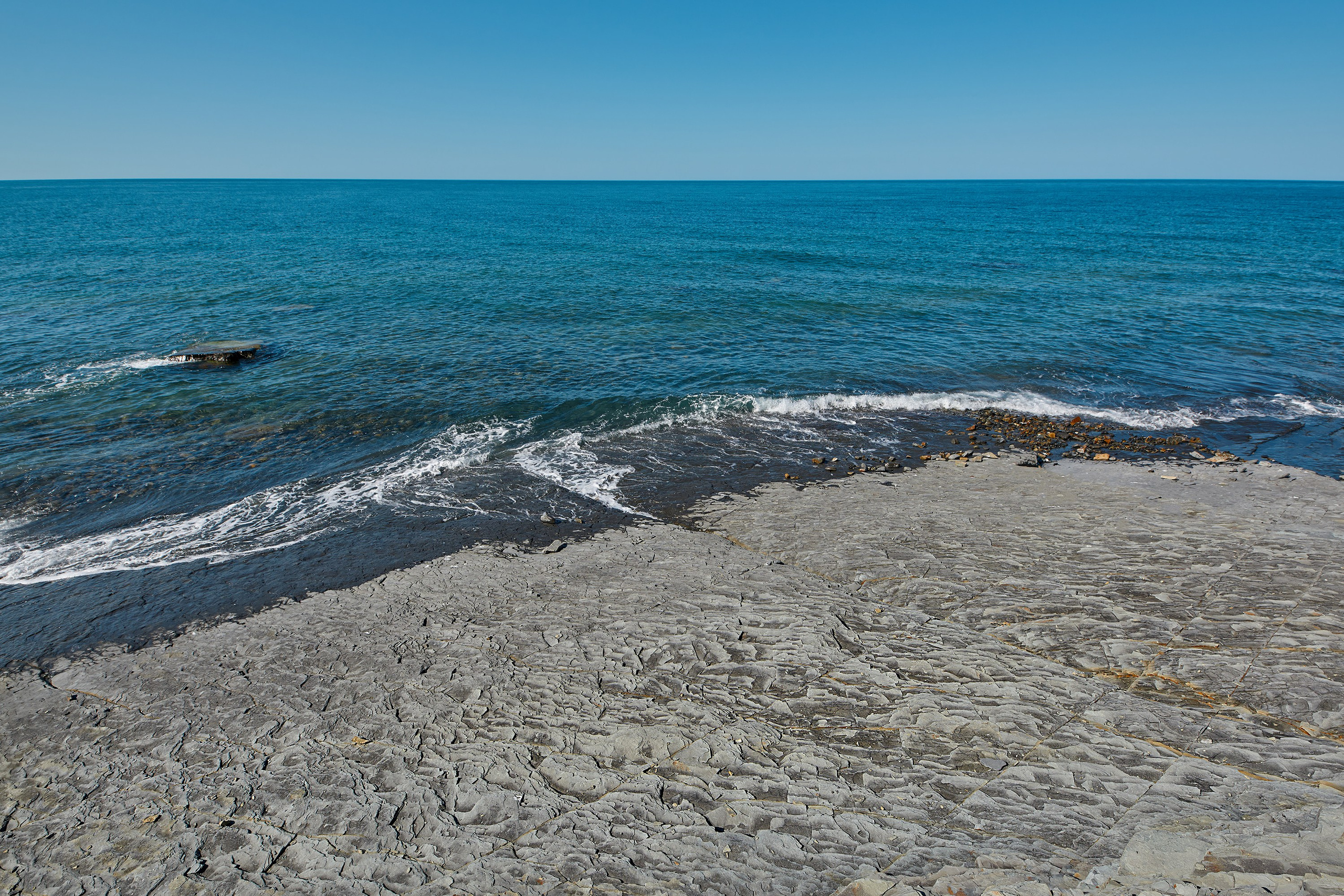 дикий пляж между Южной Озереевкой и Дюрсо