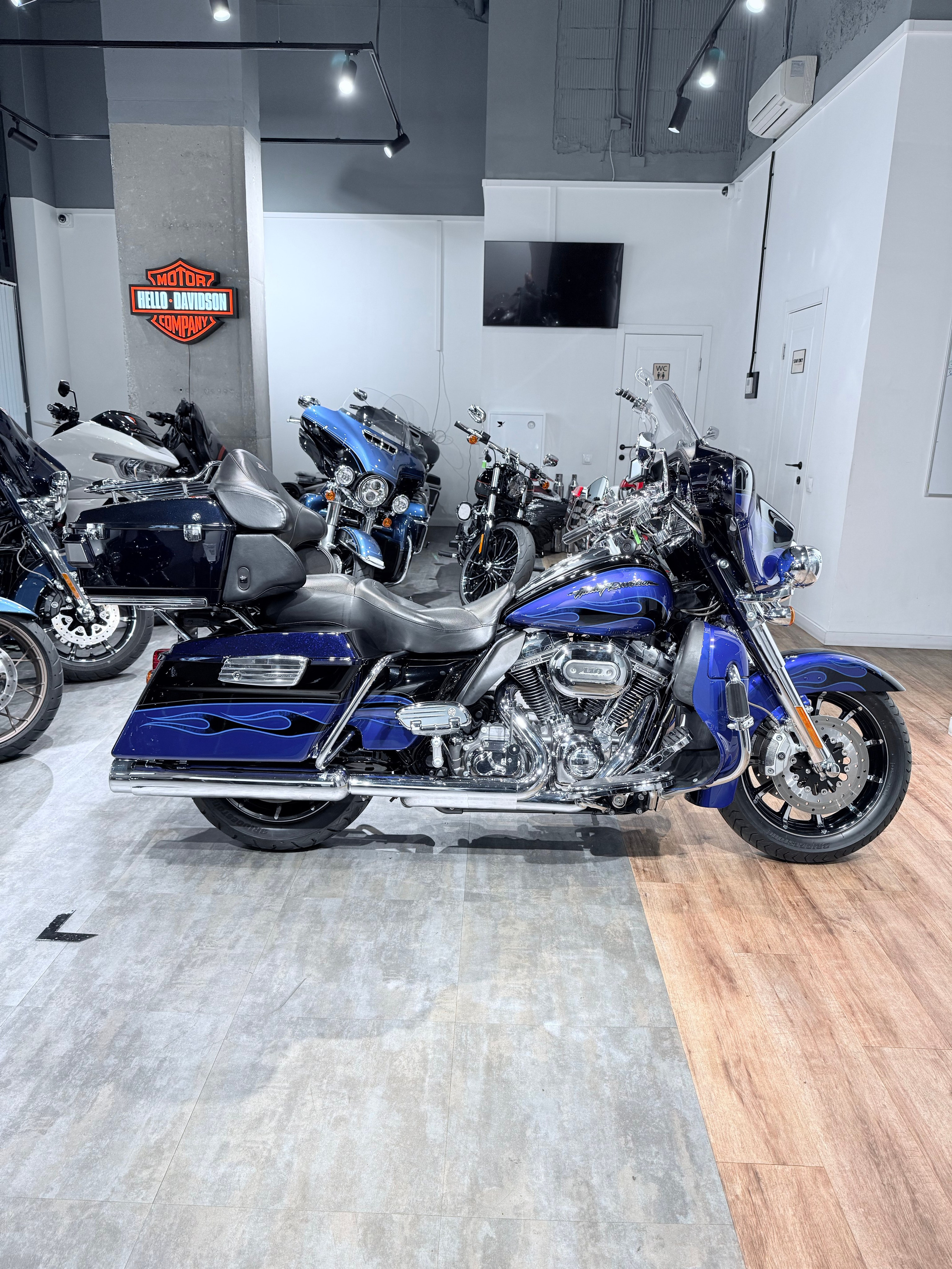 CVO Limited (Twilight Blue Candy). Hello Davidson, Москва. Только хорошие мотоциклы…