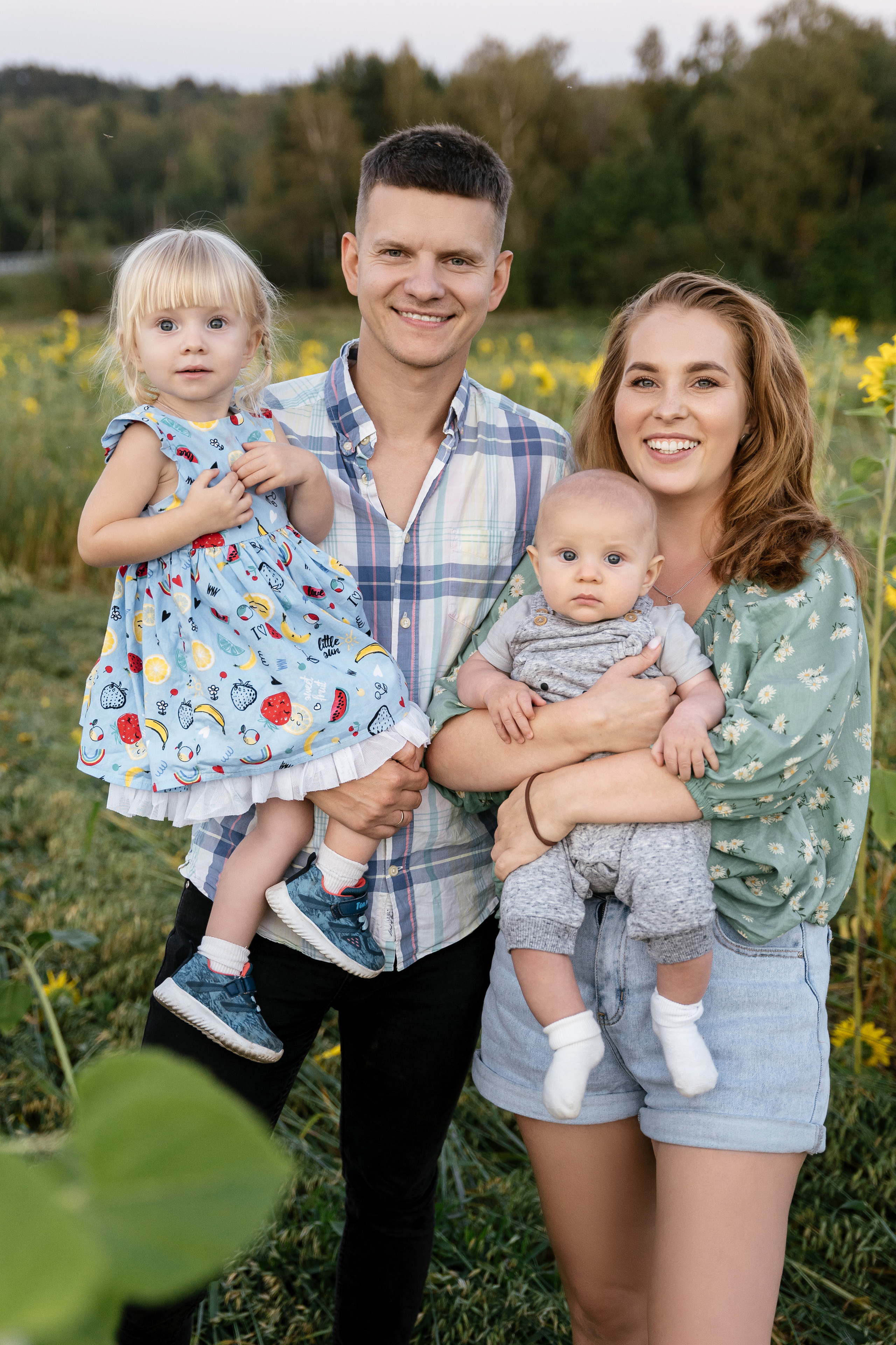 Поле, на котором детей больше, чем подсолнухов. Фотограф Томск, Новосибирск Влад Свириденко