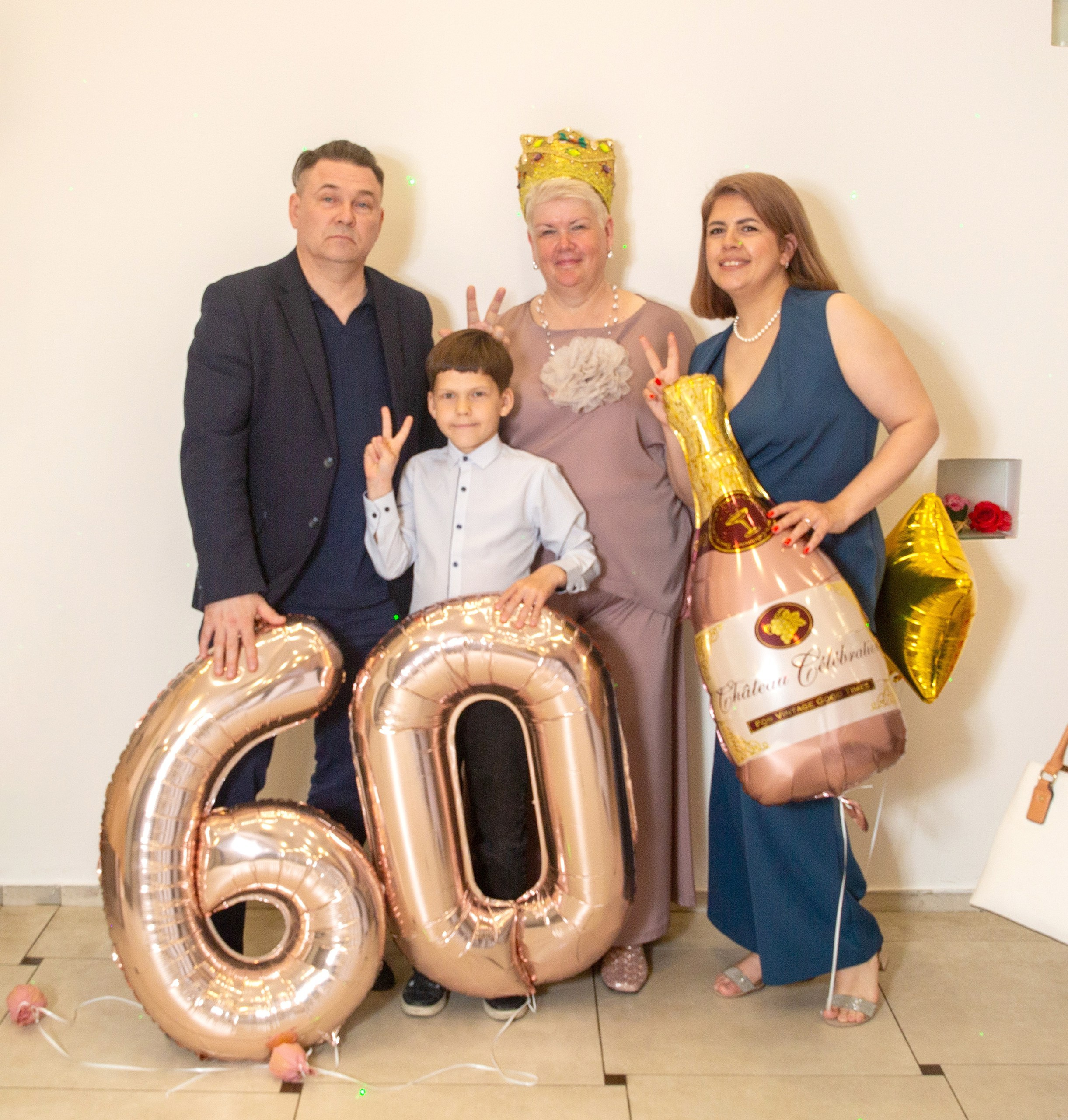 Юбилей Кафе Белая ворона 23,05,25. Фотограф для маркетплейсов Михаил Бове