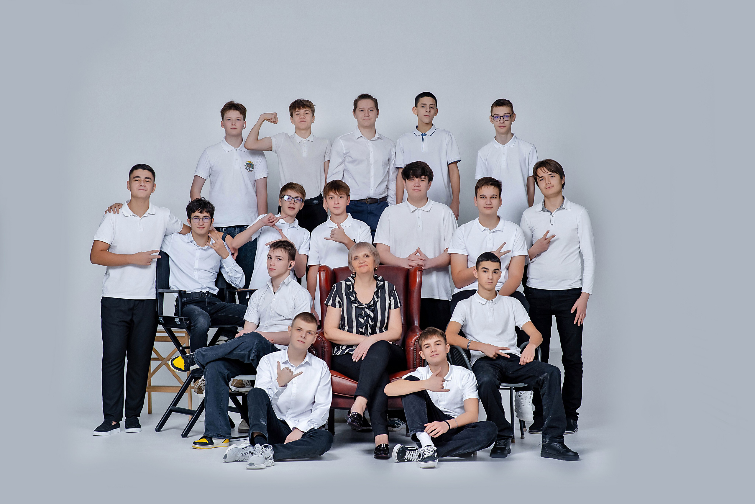 Выпускные (школьные) альбомы (книги) в Ростове-на-Дону. Современные Выпускные Альбомы в Ростове-на-Дону