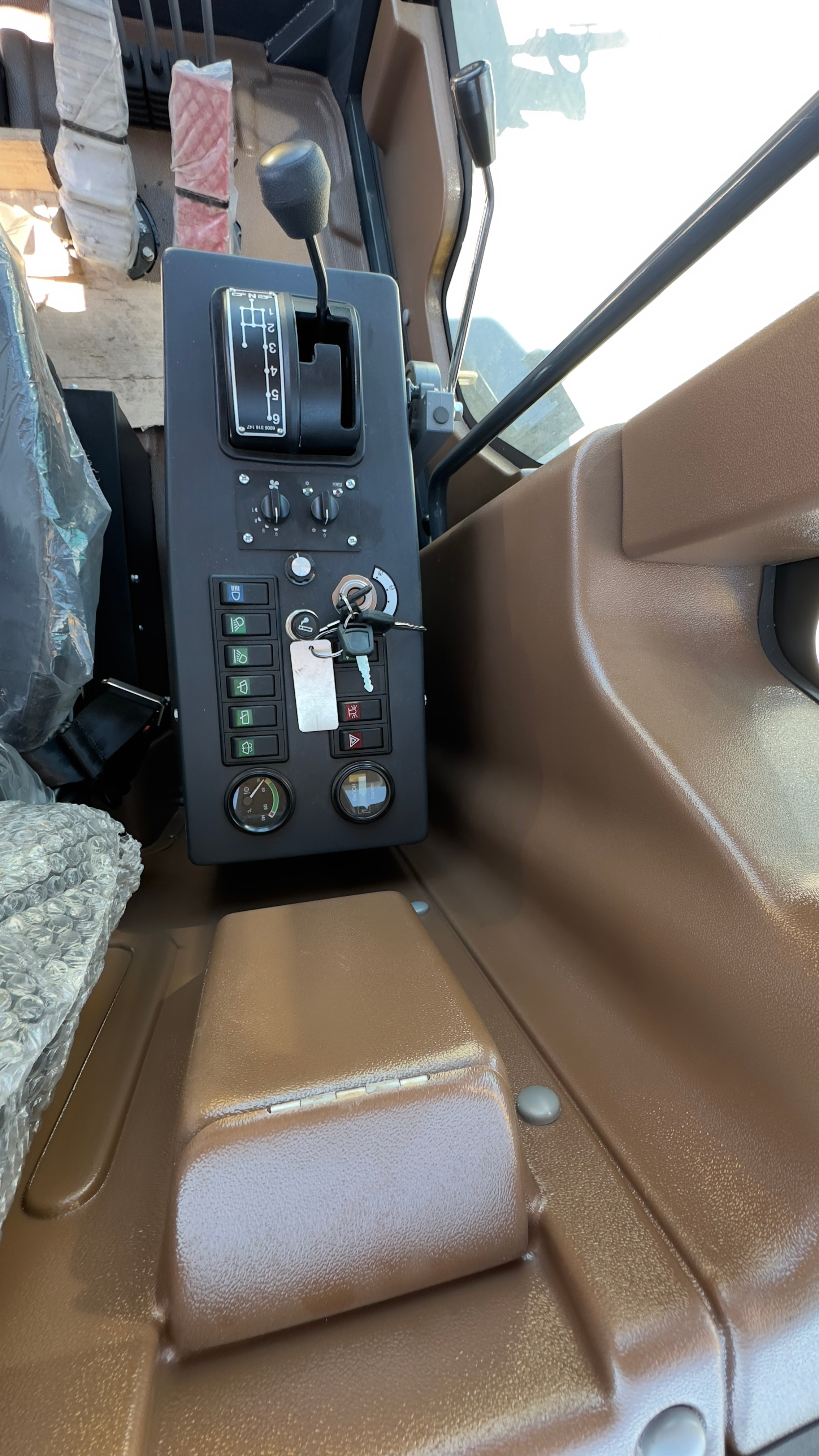 Фото грейдер Beezone G724MH(B20MG-A). Продажа и обслуживание грузовой техники и спецтехники в г. Новосибирск компания СТИ