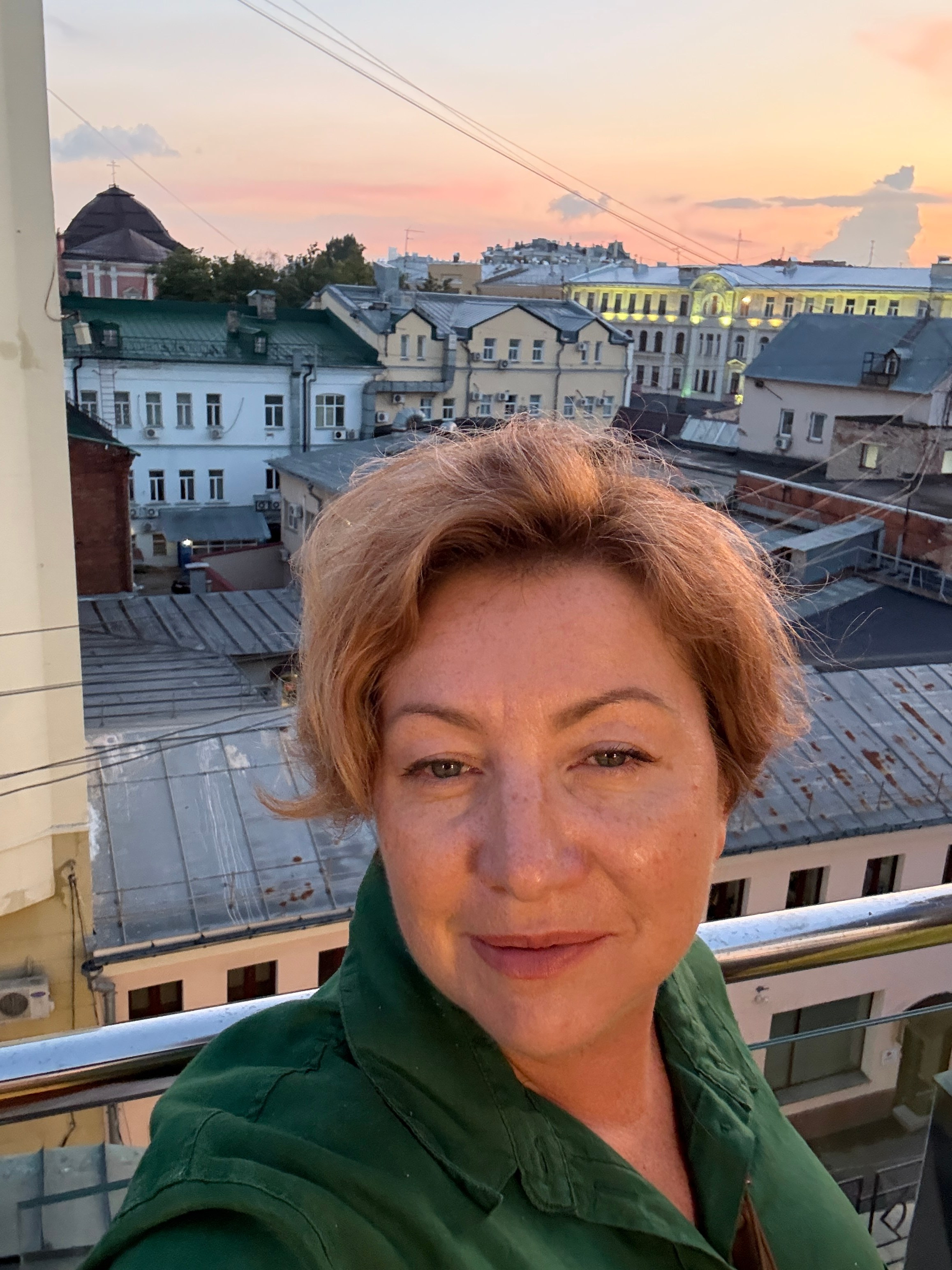 Время летних встреч!. Живописец Ирина Пинская