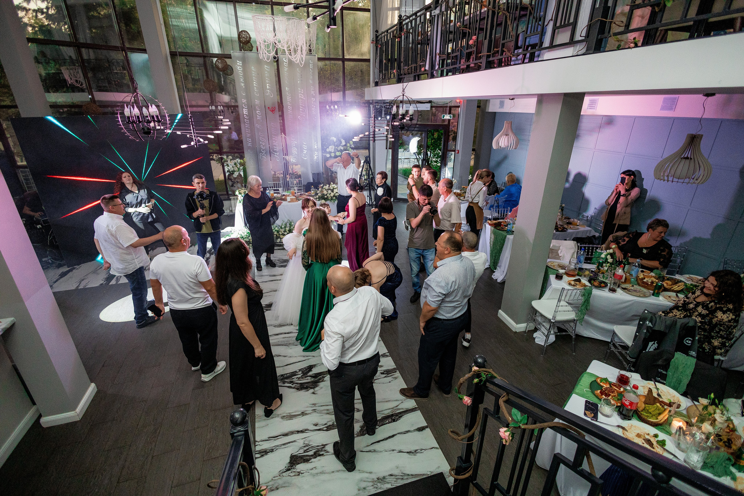 Свадебный фотограф в Караганде Алексей Баранов. Свадебный фотограф Алексей Баранов. Фотограф Алексей Баранов. Фотостудия Flash. Семейные фотосессии в Караганде. Индивидуальные фотосессии, детские фотосессии, парные фотосессии в Караганде. Интерьерная фотосессия в Караганде. Семейный фотограф Алексей Баранов. Детский фотограф Алексей Баранов. Художественный фотограф Алексей Баранов. Свадебный фотограф Алексей Баранов. Черно-Белая съемка в Караганде. Самые лучшие семейный и детские фотосессии в Караганде. Прогулочные фотосессии. Street photo. уличная фотосессия в Караганде. Репортажная съемка в Караганде. фотосессия Свадебной прогулки в Караганде. Фотосессия свадьбы в Караганде. Репортажный фотограф Алексей Баранов.