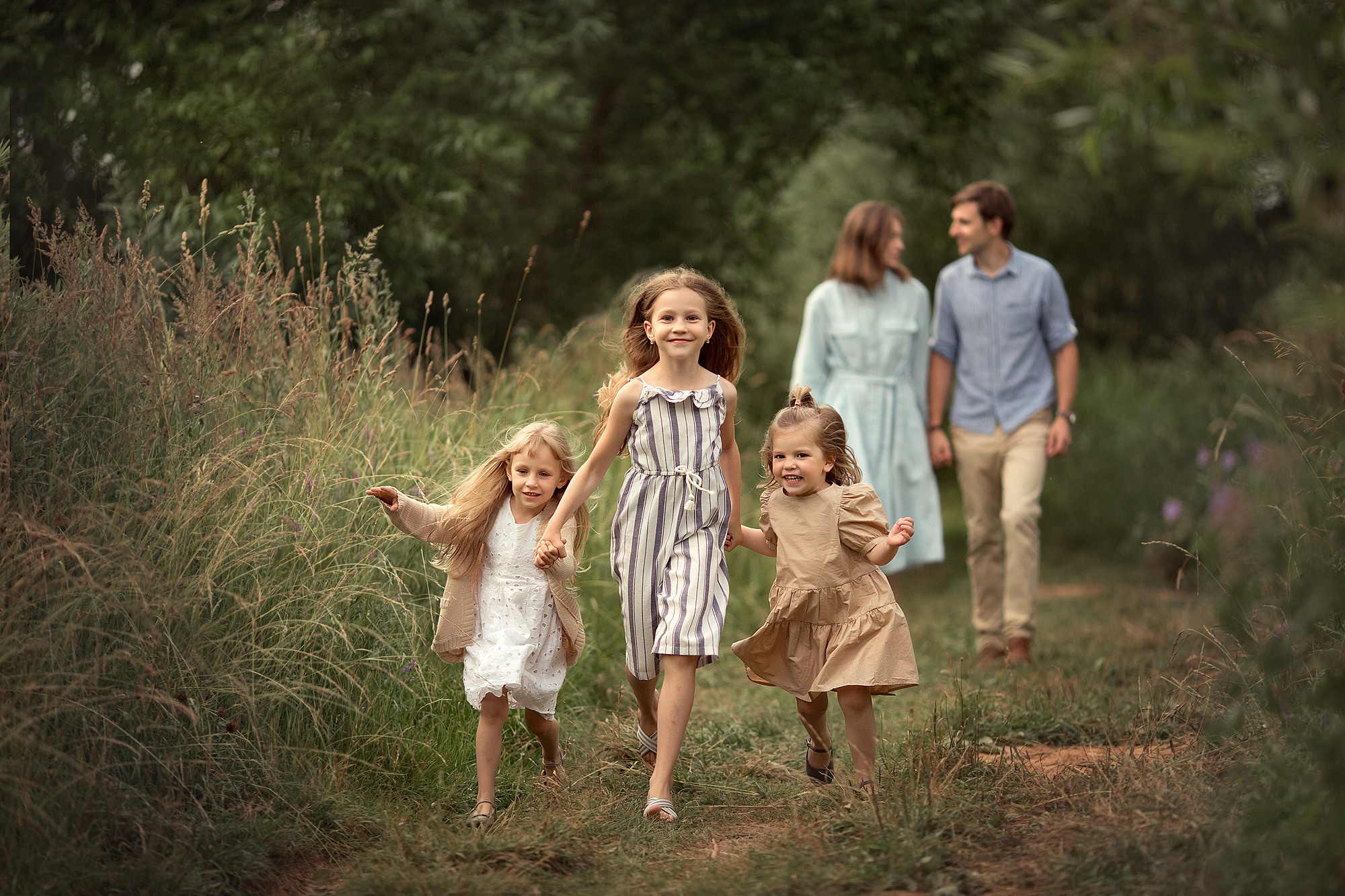 Family photo shoot in nature. Tatyana Nadezhdina Family photographer