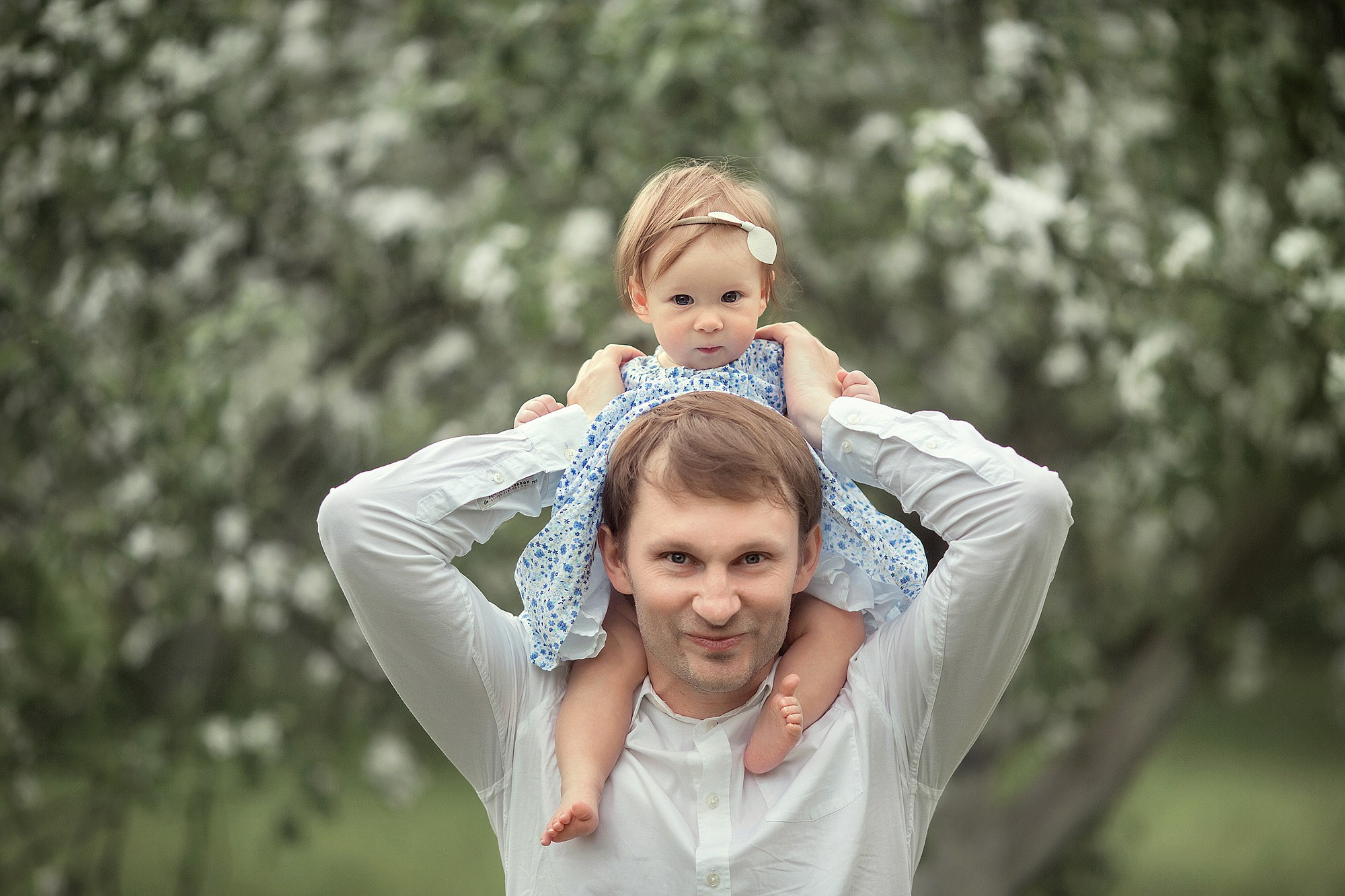 Семейная фотосессия в цветущем саду. Tatyana Nadezhdina Family photographer