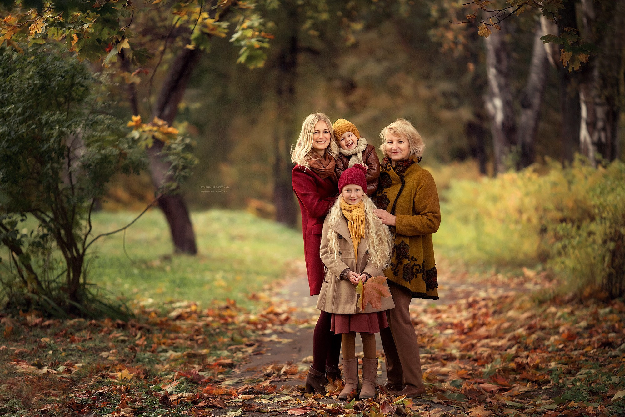 Family photo shoot in nature. Tatyana Nadezhdina Family photographer
