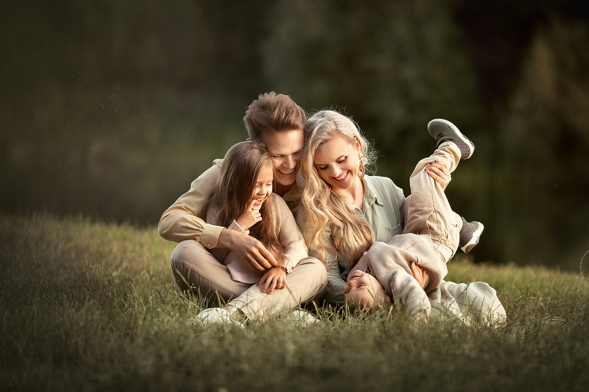 Family photo shoot in nature. Tatyana Nadezhdina Family photographer