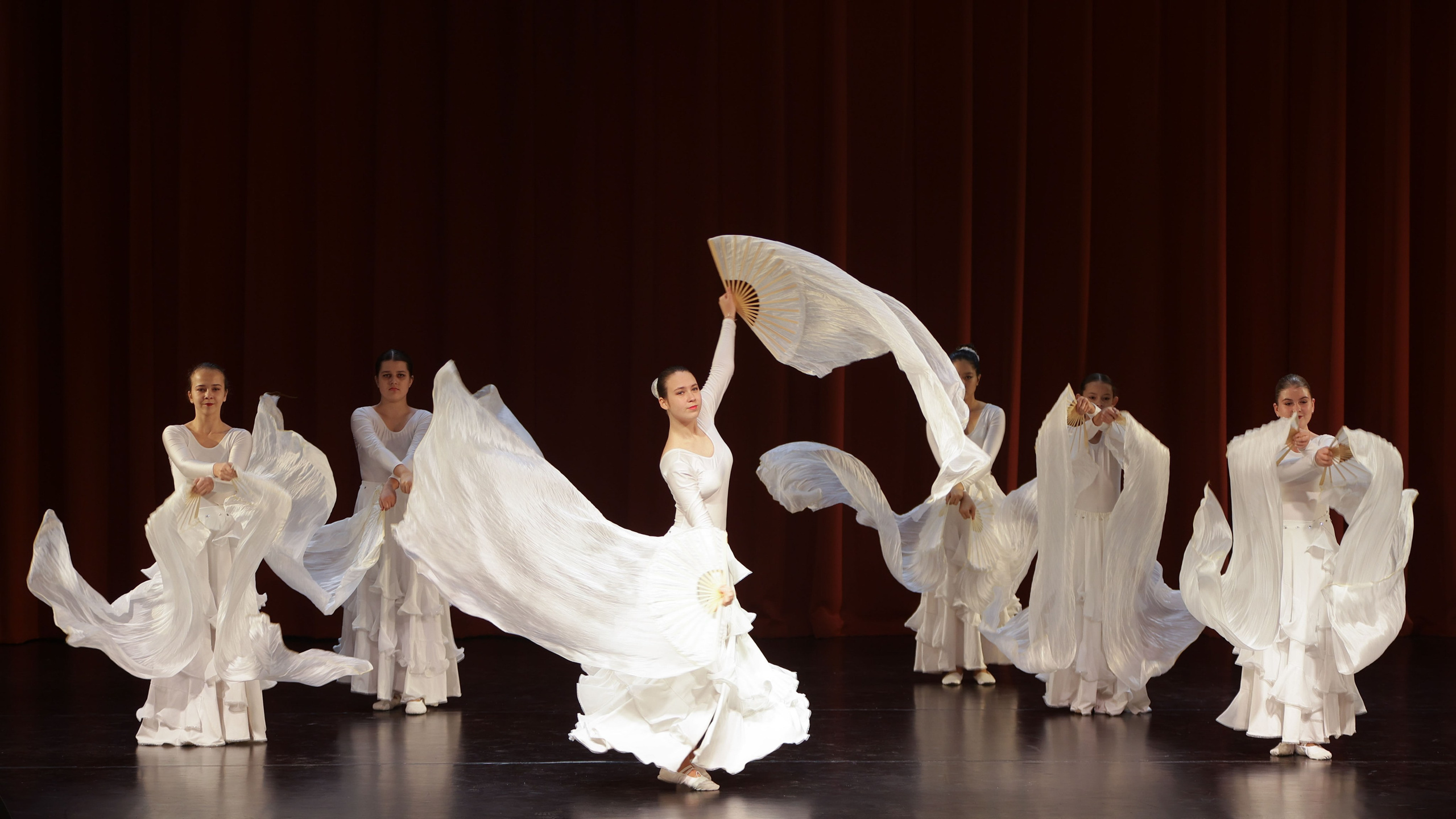 Фестиваль хореографического искусства «КУБОК ЛЕГЕНДЫ — 2025». Выпускные альбомы и школьный фотограф в Подольске, Троицке, Щербинке, Москве и Московской области