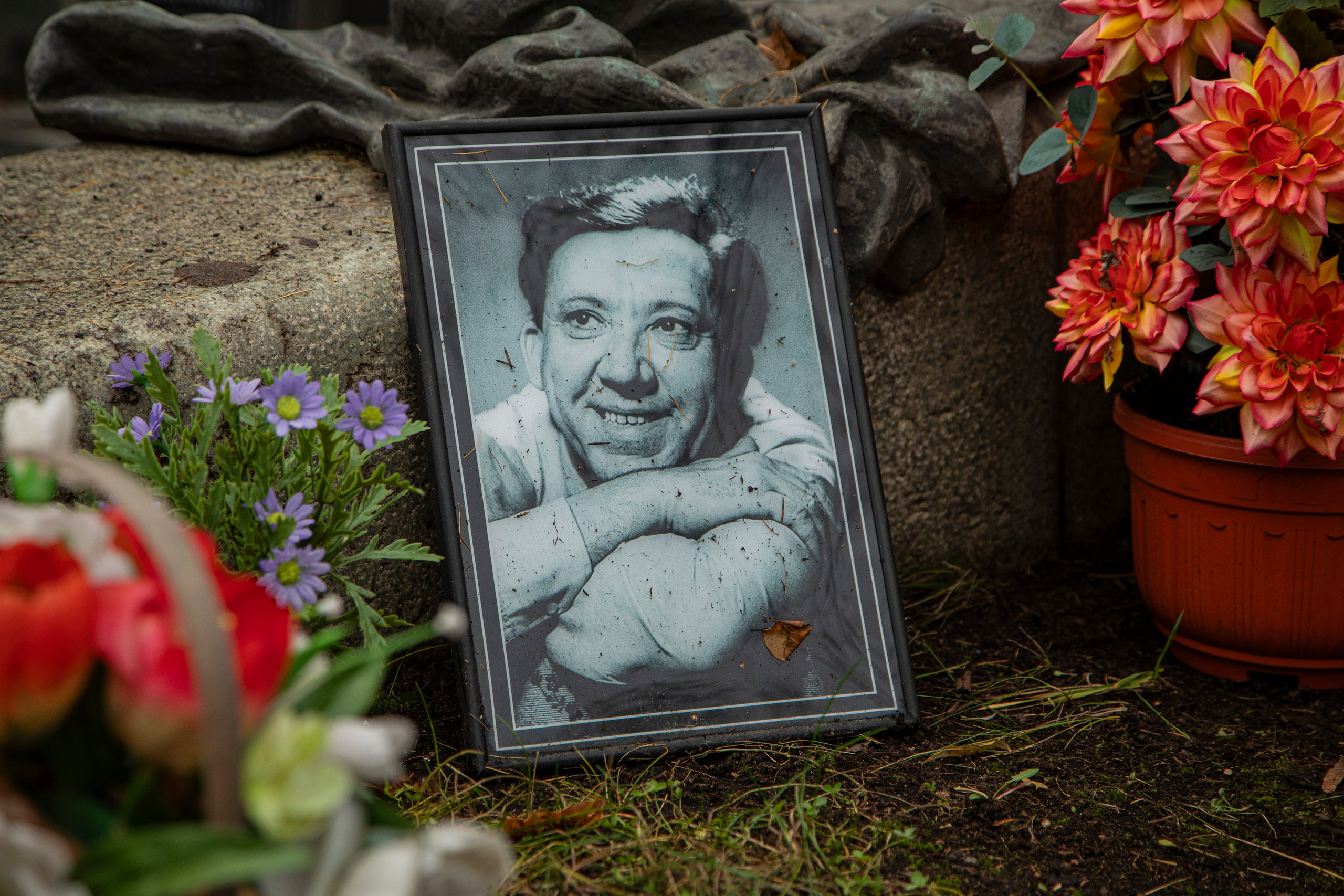 Осенняя прогулка по Новодевичьему кладбищу. Фотограф Сергей Ловкий