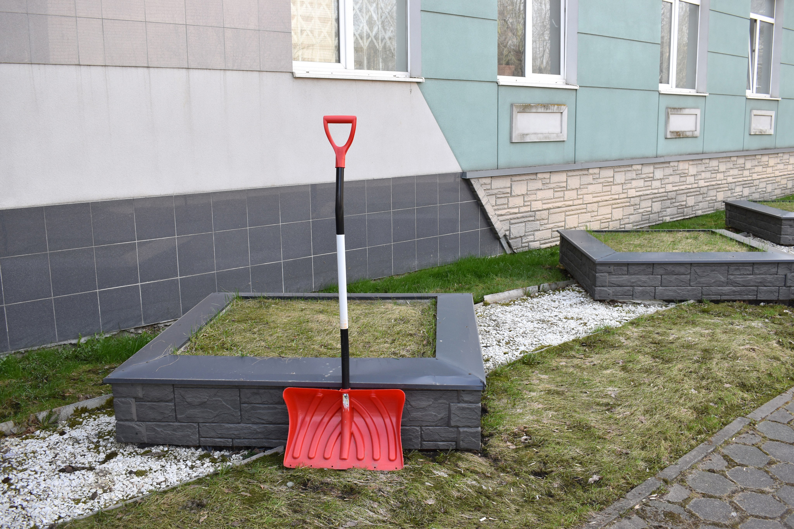 Добрый садовник (в процессе). Микс-медиа художница Надежда Пророкова