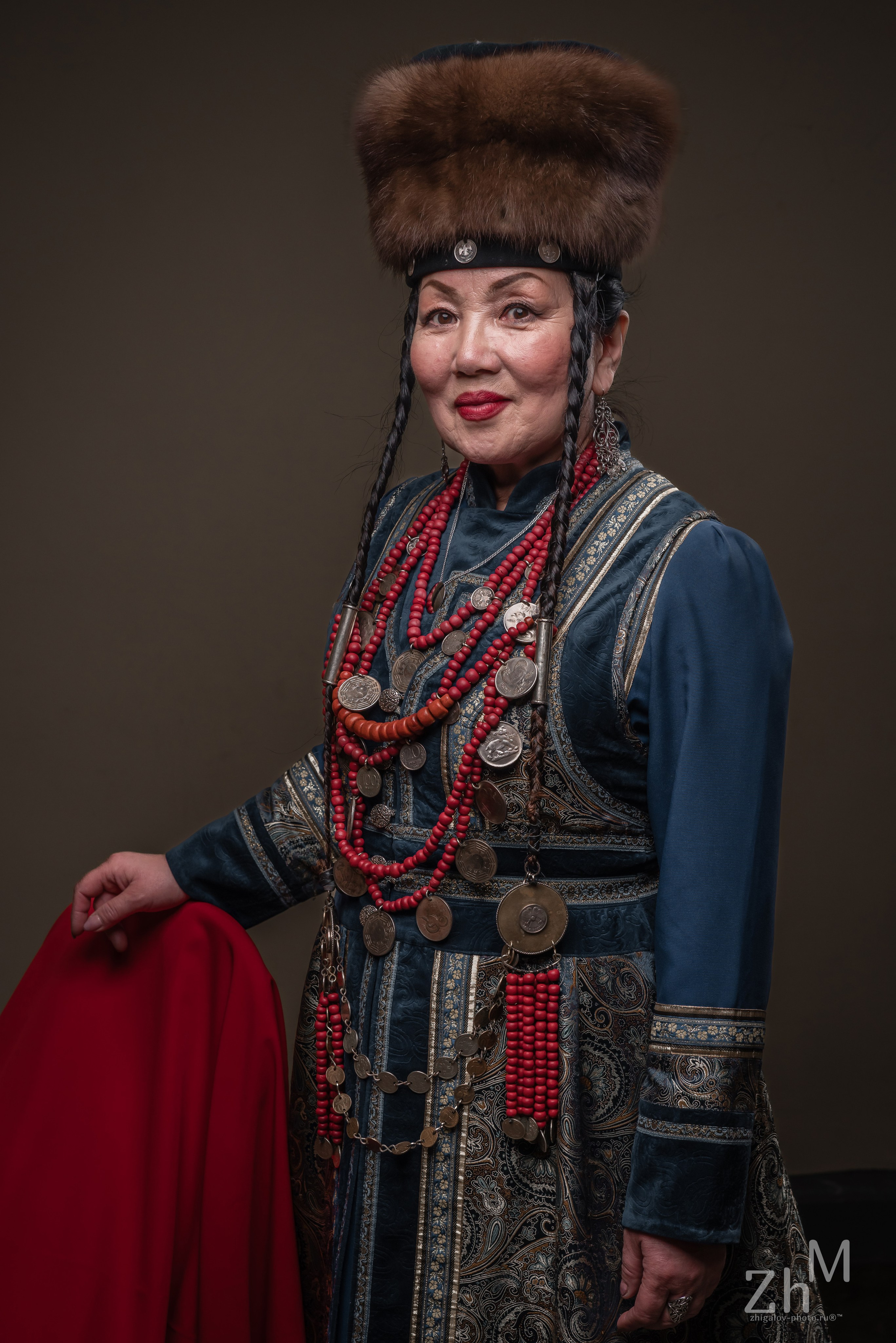 Съёмка в бурятских национальных костюмах. Семейный и свадебный фотограф в Иркутске Максим Жигалов