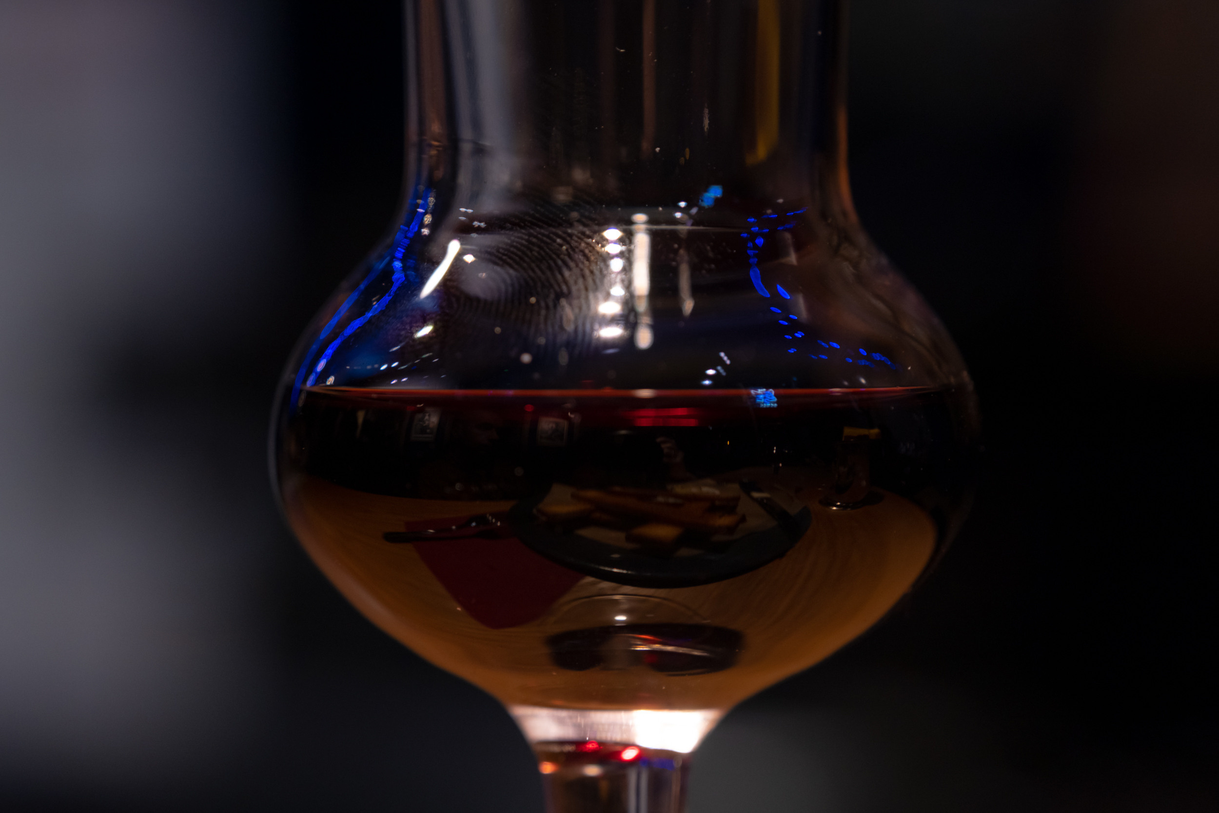 Ильдар Казаханов, Гасан Багиров и Роберт Пилякальнис в баре Лайка. Фотограф в Санкт-Петербурге и Москве Юлия Паршакова