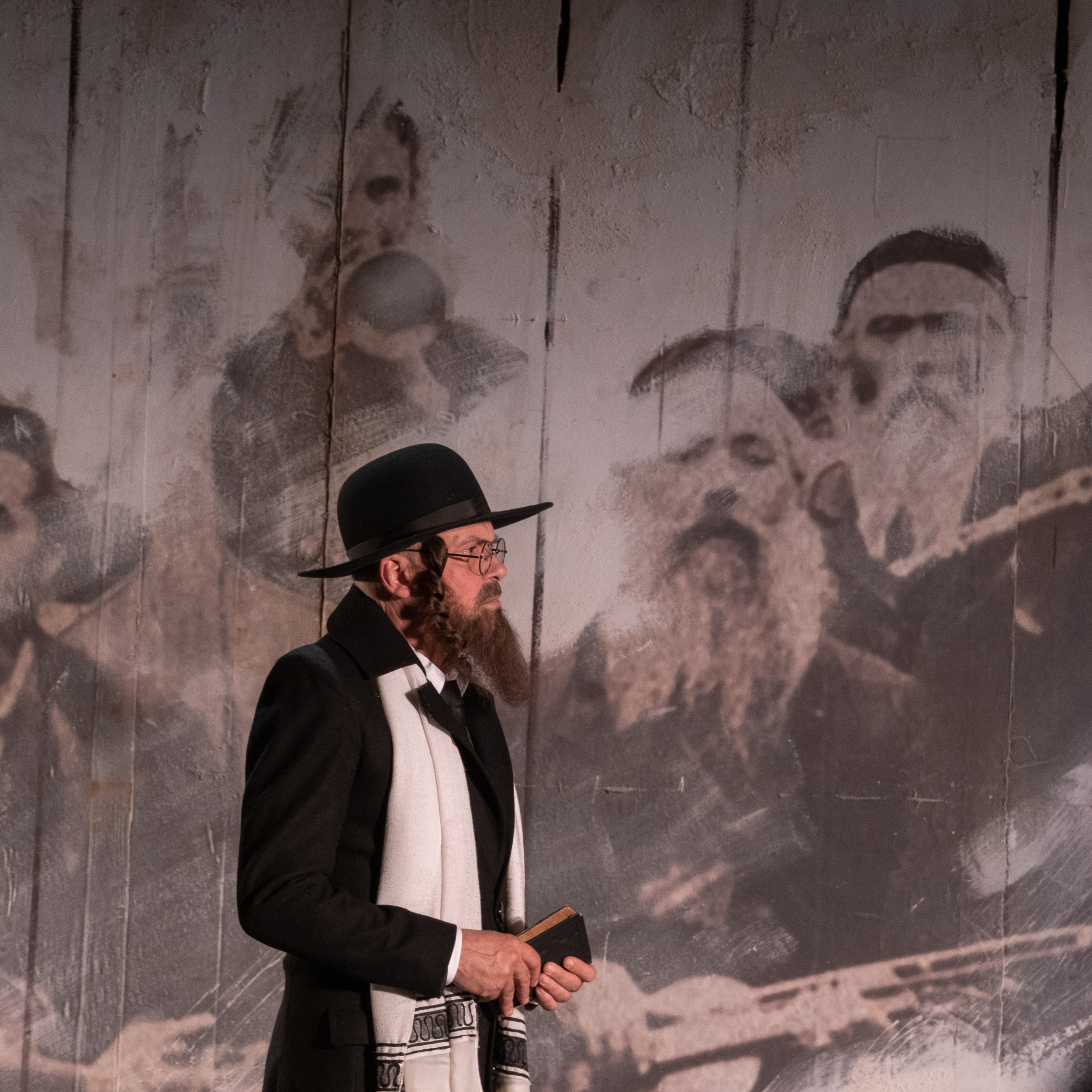 Спектакль Поминальная молитва. Фотограф в Санкт-Петербурге и Москве Юлия Паршакова