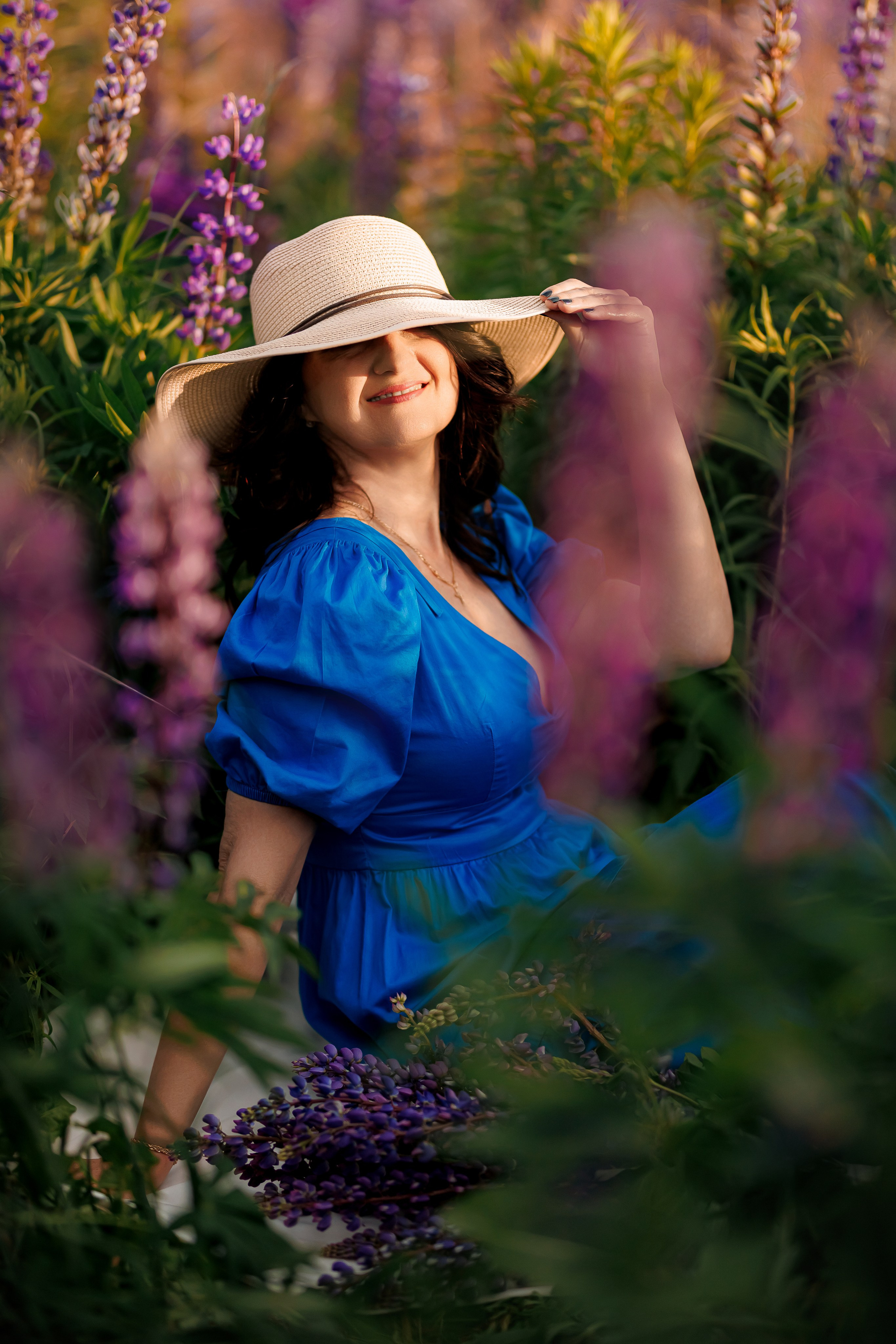 Оксана. Люпины. Семейный и детский фотограф Комина Елена, Власиха, Одинцово