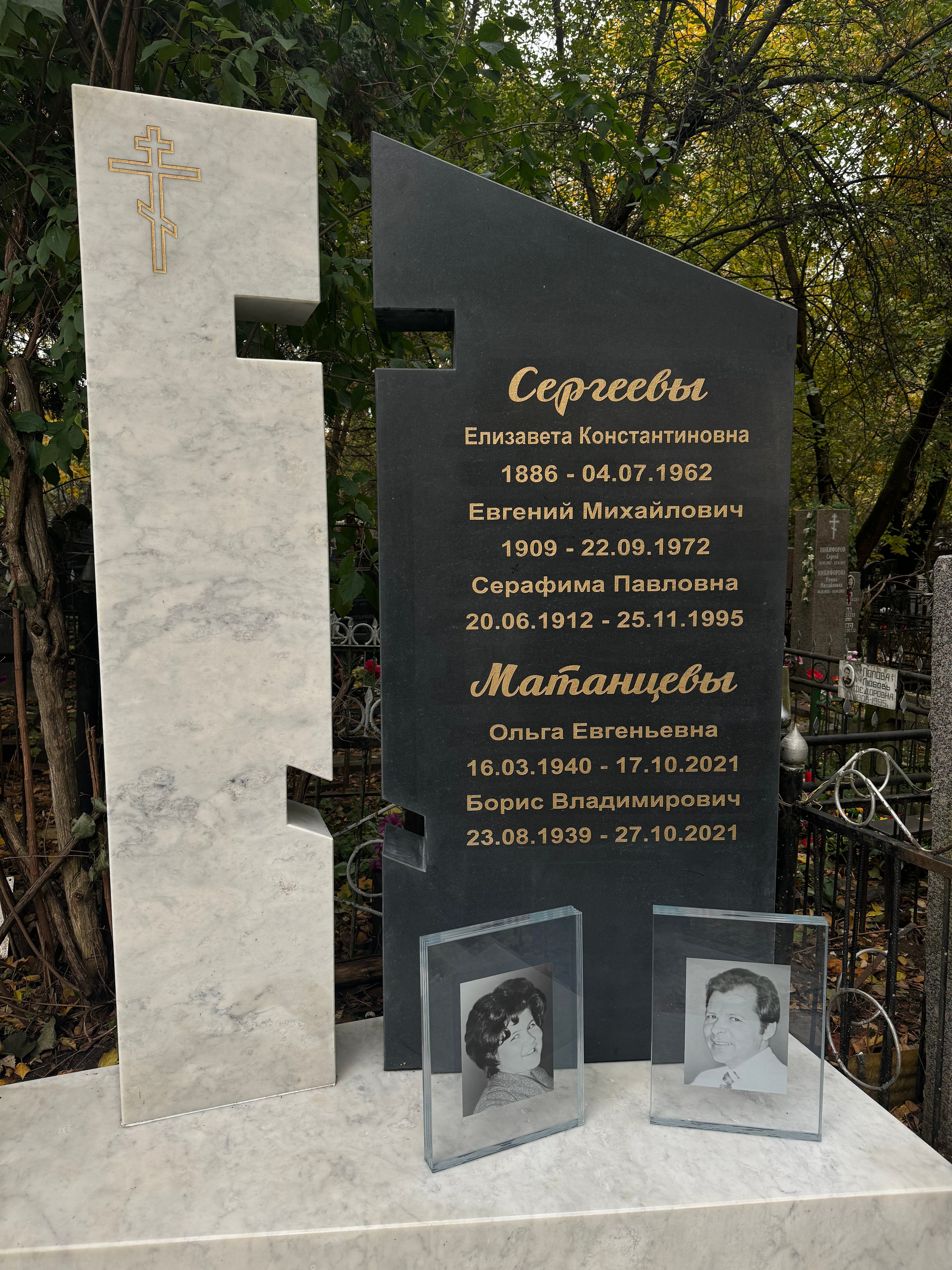 Реальные фото работ. Изготовление и установка памятников в Москве и МО