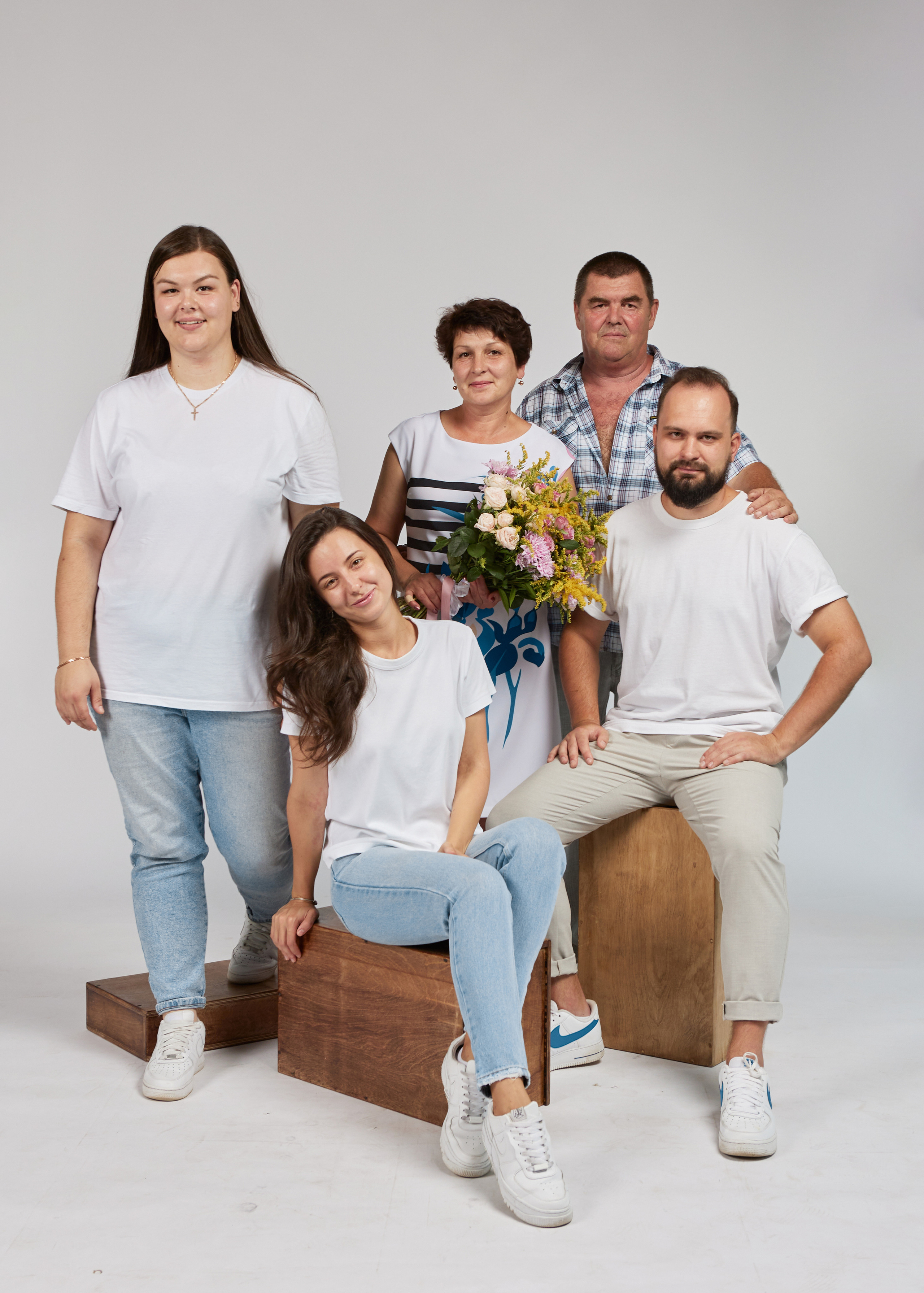 Семейный портрет в фотостудии