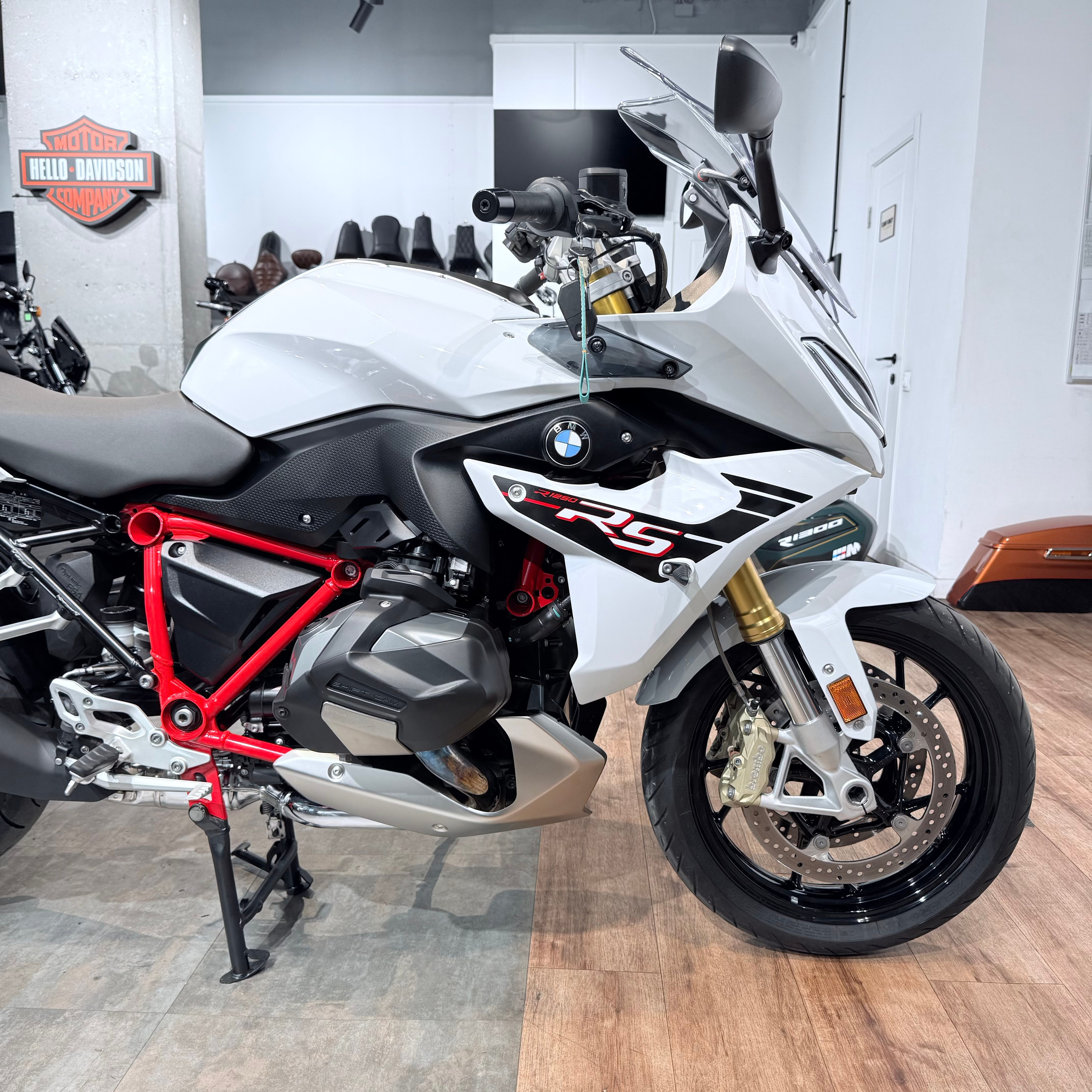 2022 ВМW R1250RS Sрort ABS Light White Red Frаmе. Hello Davidson, Москва. Только хорошие мотоциклы…