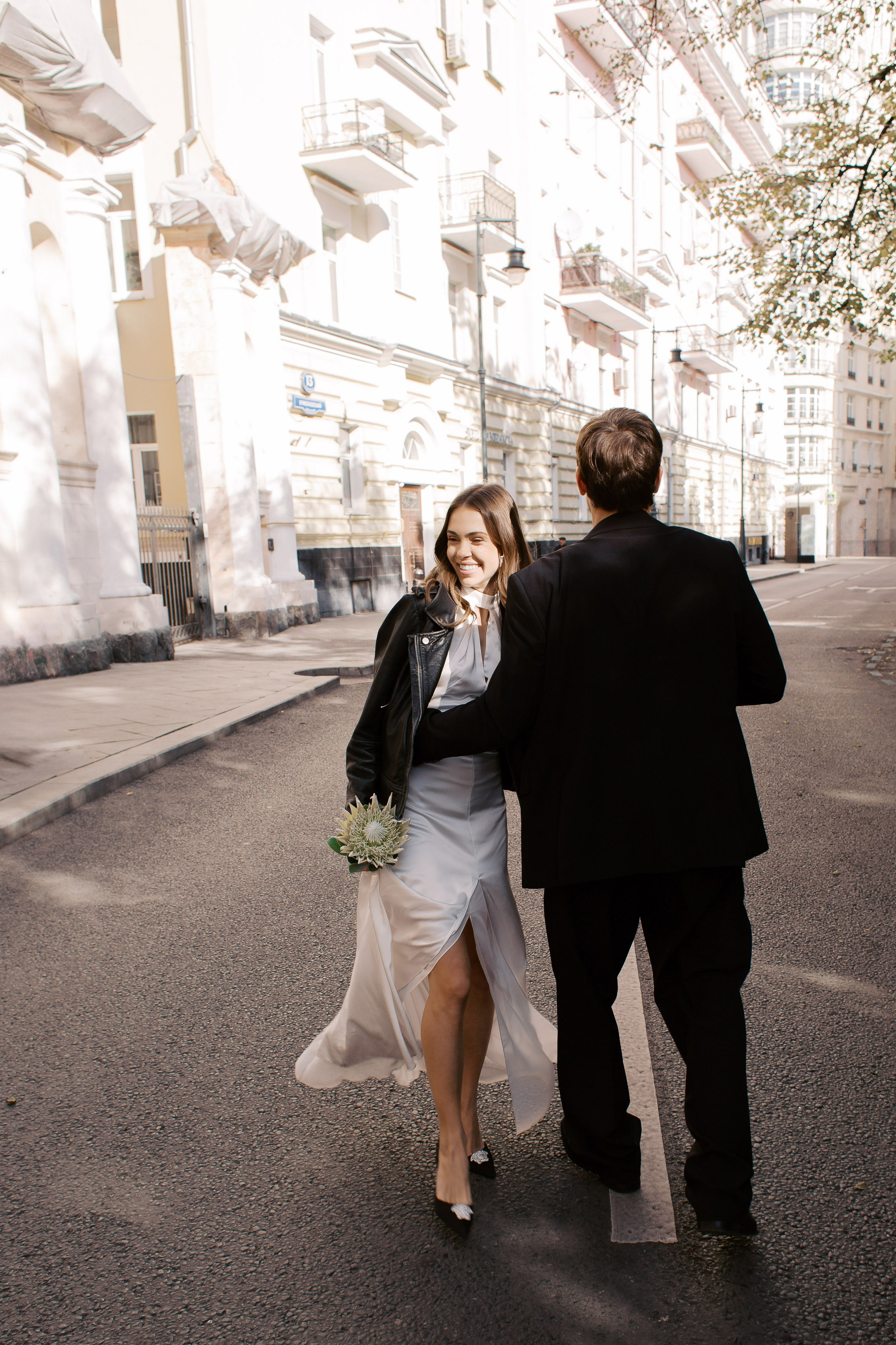 Свадебная прогулка по Патриаршим Прудам, свадебный фотограф Москва