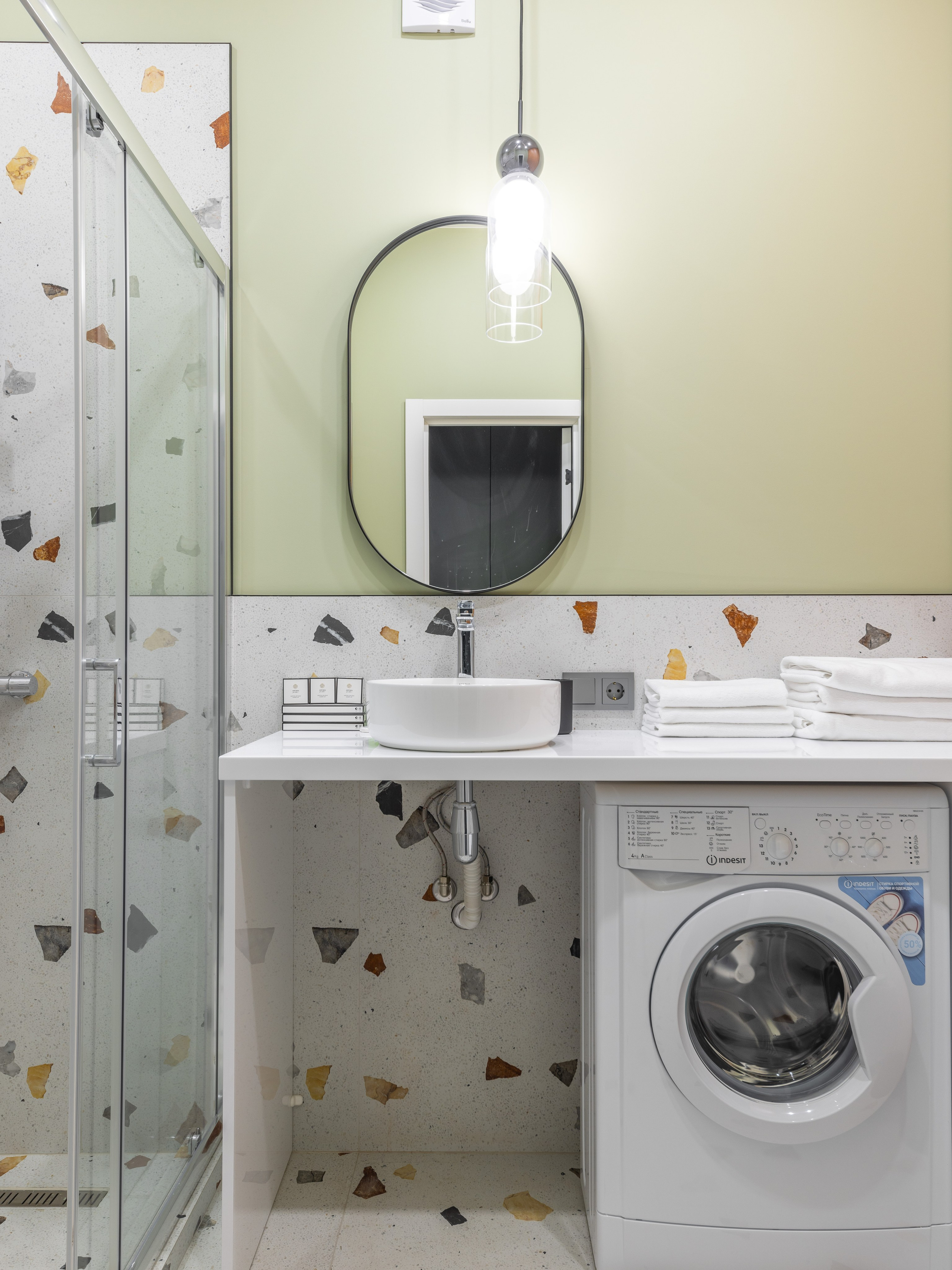 Санузел в проекте ЖК Наследие на Марата — светлая палитра, практичный дизайн, интерьер для аренды от дизайнера Ксении Новиковой