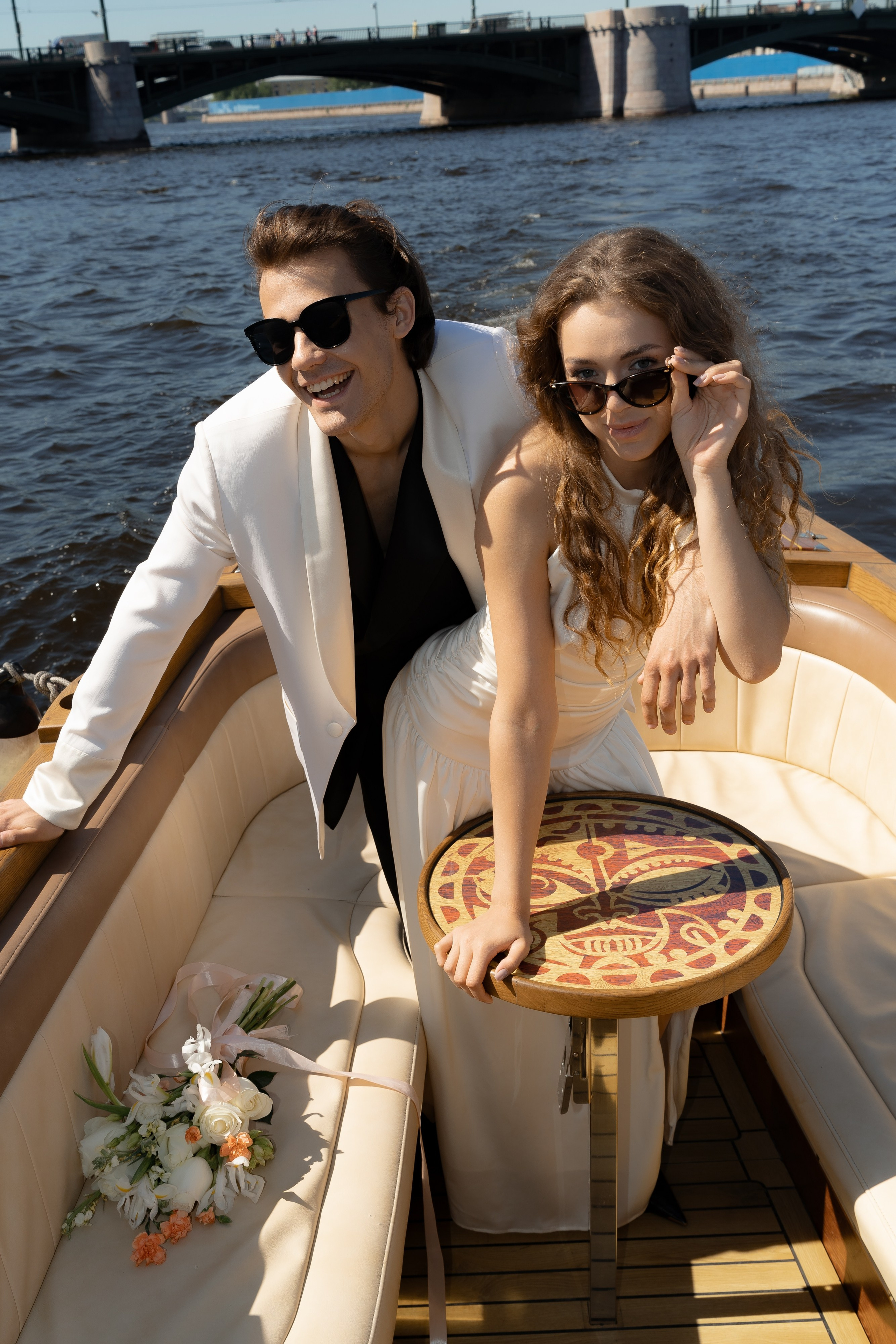 Свадебная прогулка на катере
