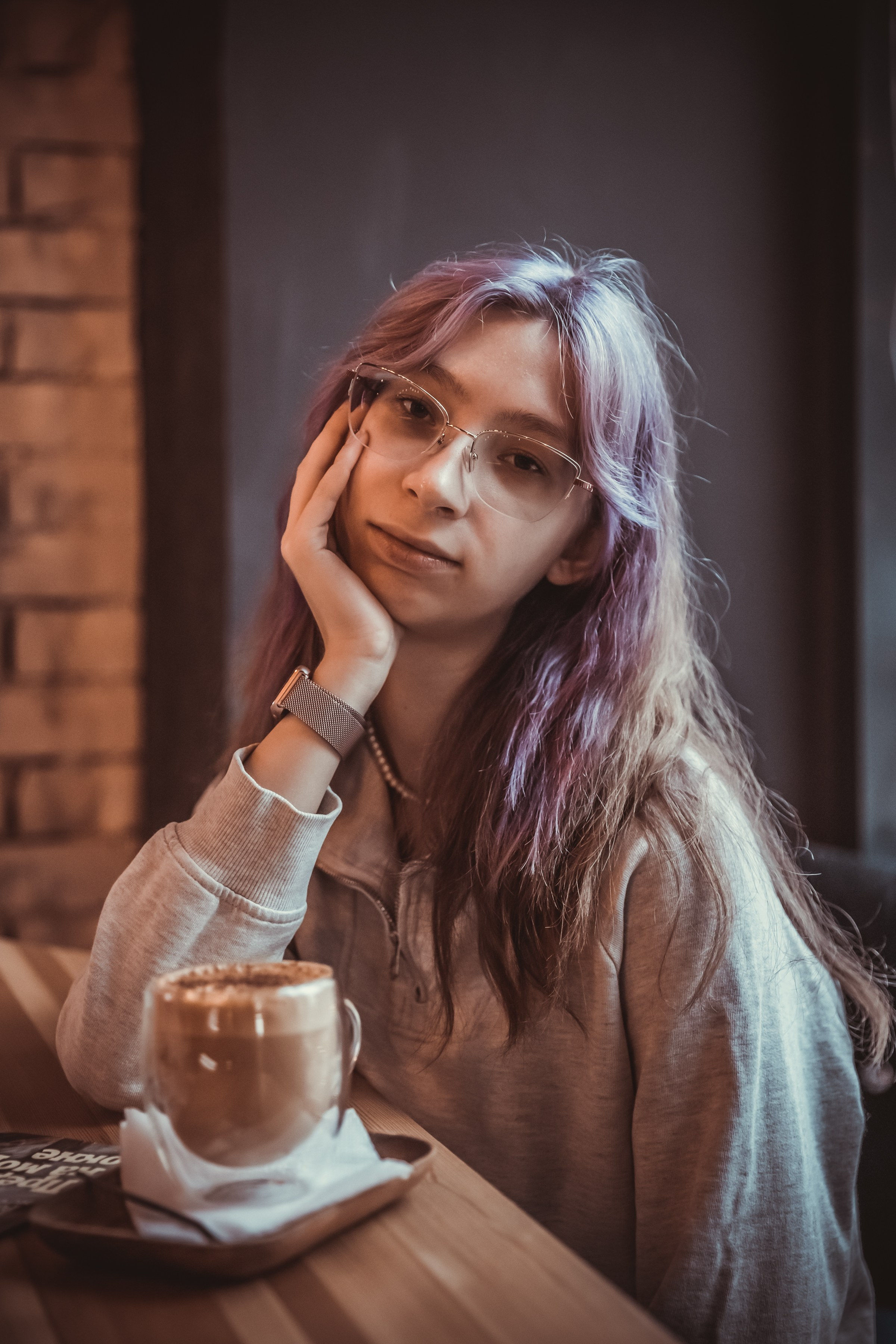 Портретная фотосессия в кафе. Интерьеры, Контент, Портреты | Фотограф в Москве Дани Терно