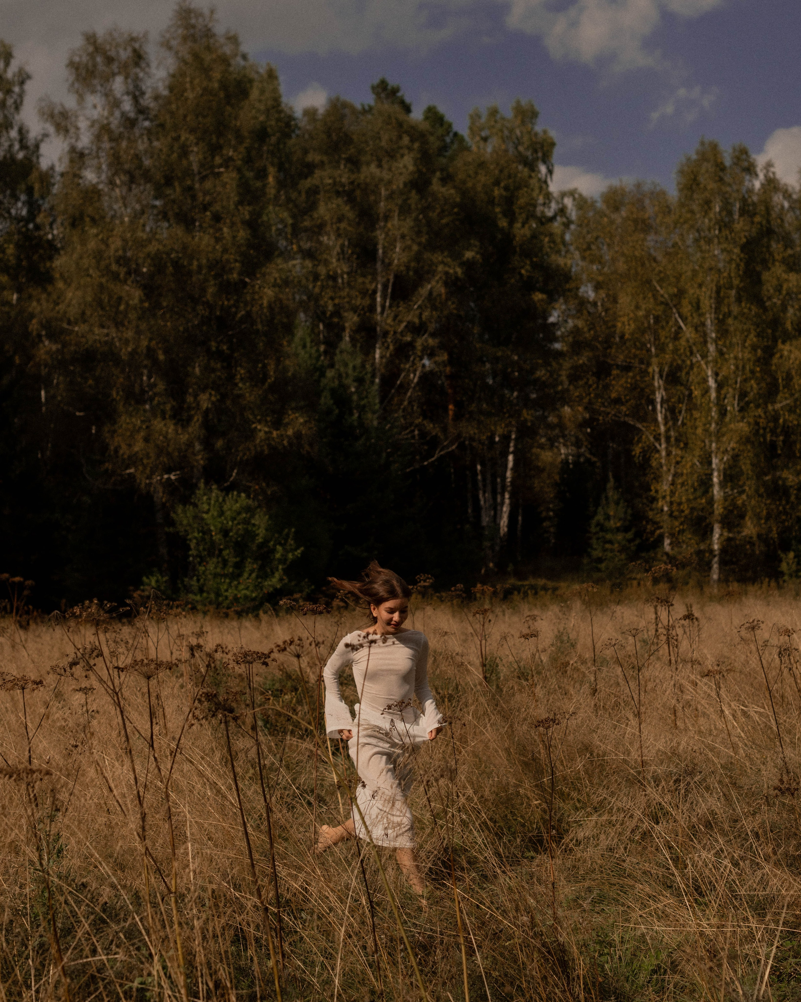 Аня. Женский фотограф. Создатель украшений ручной работы. Модель