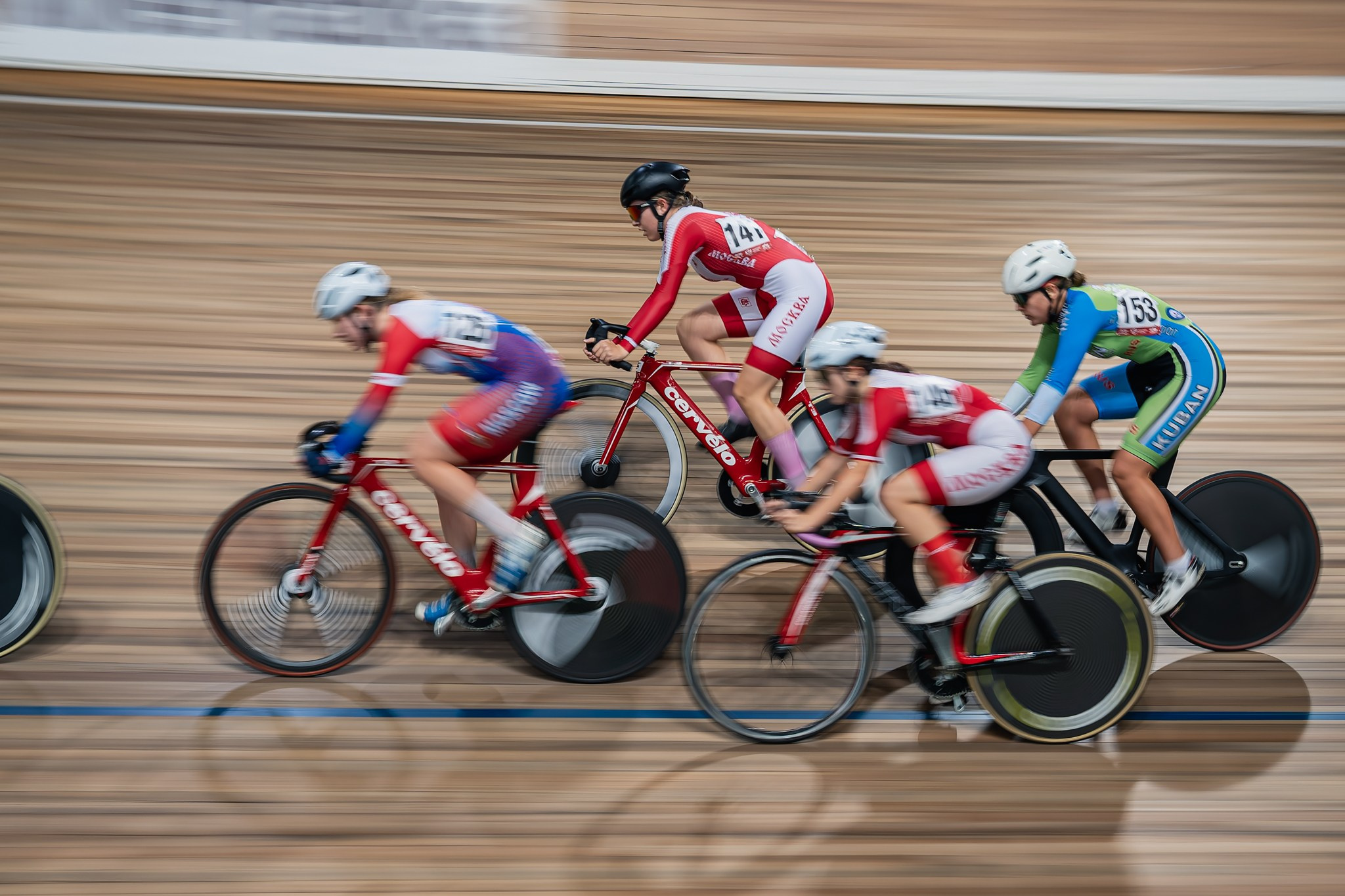 Кубок и чемпионат России по велоспорту на треке 2026. Фоторепортаж с велотрека «Крылатское» | Сергей Чурносов