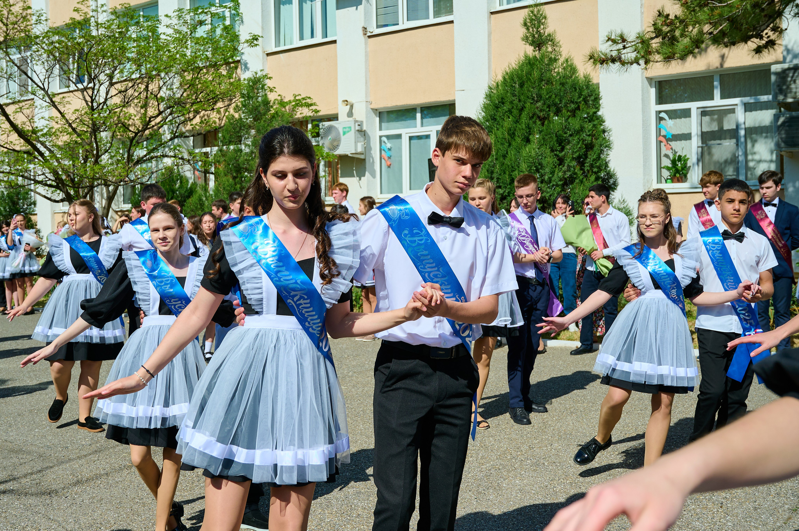 Последний звонок 2025. Жизнь курорта Кабардинка в фотографиях