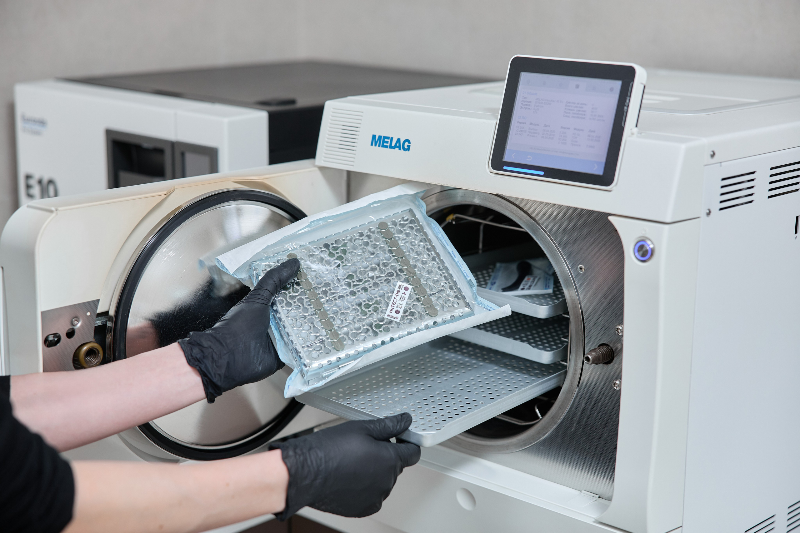 Фотосессия стоматологии Шустовы в Екатеринбурге. Фотограф для бизнеса Константин Брусницын в Екатеринбурге